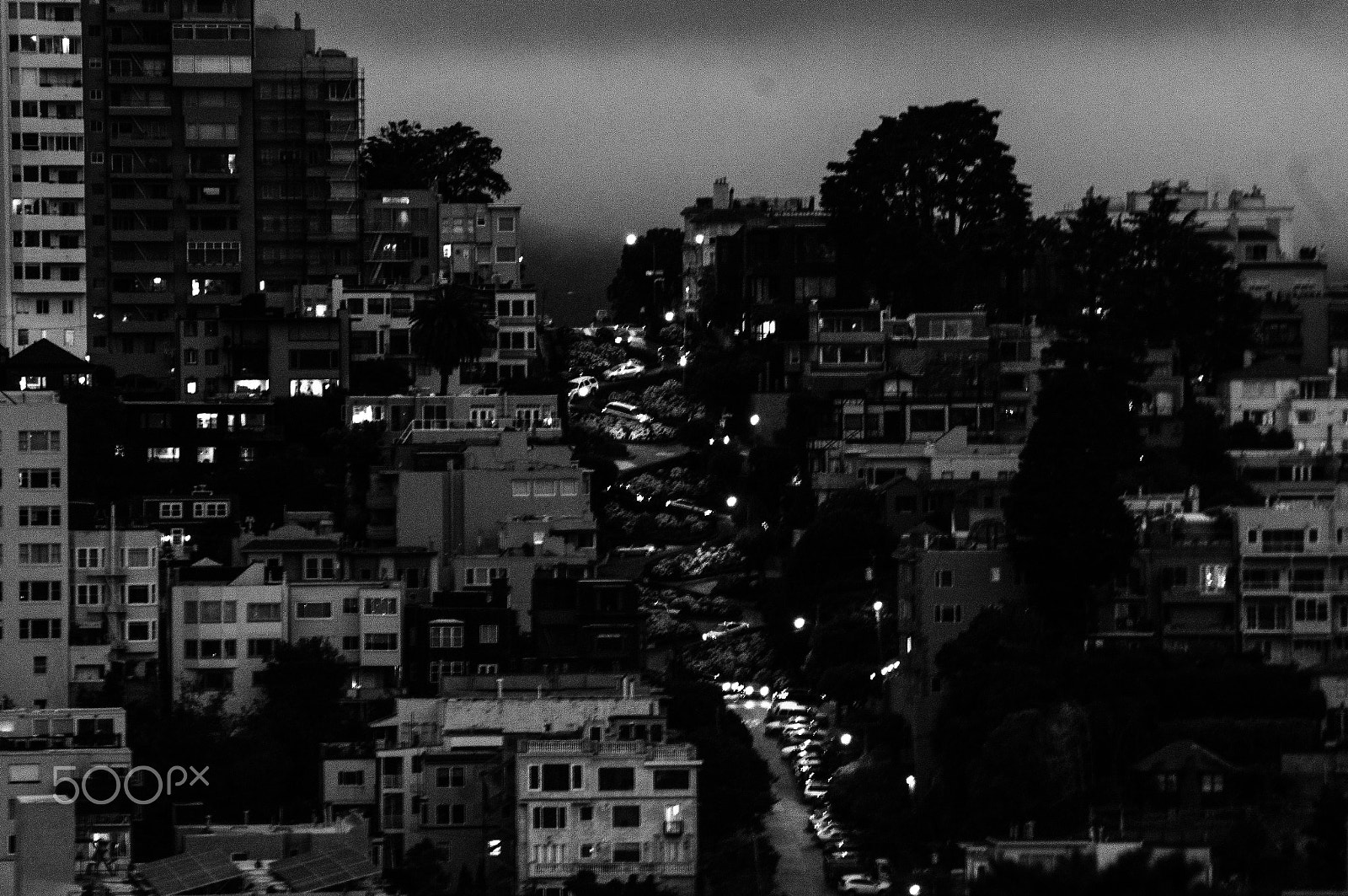Sony Alpha NEX-5N + Sony E 55-210mm F4.5-6.3 OSS sample photo. Lombard street photography