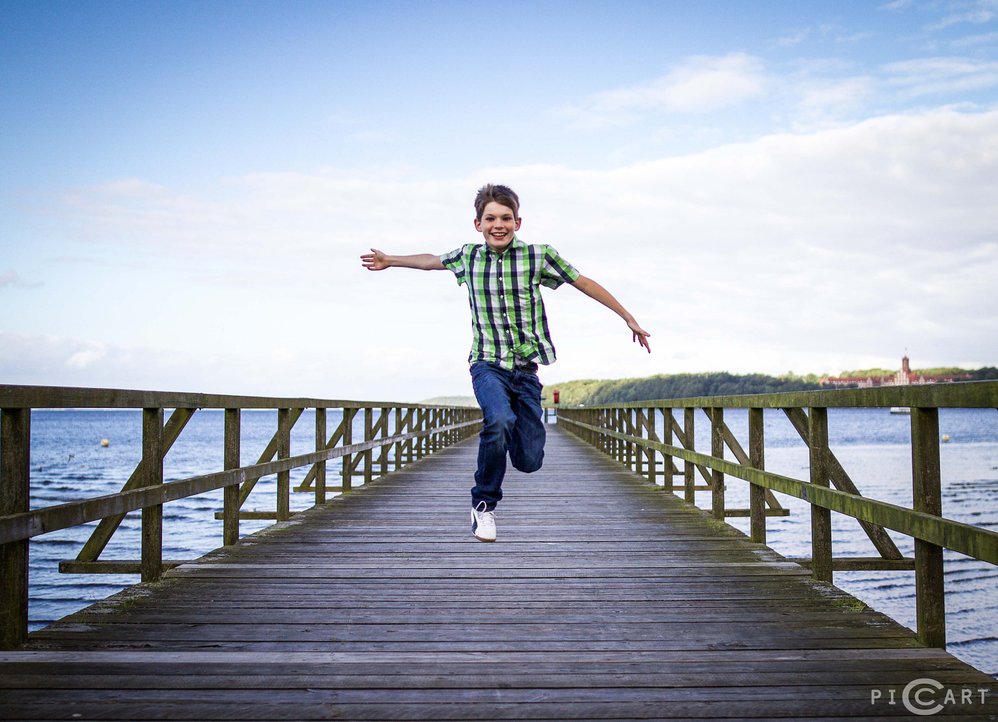 Sigma 24mm F1.4 DG HSM Art sample photo. Jump photography