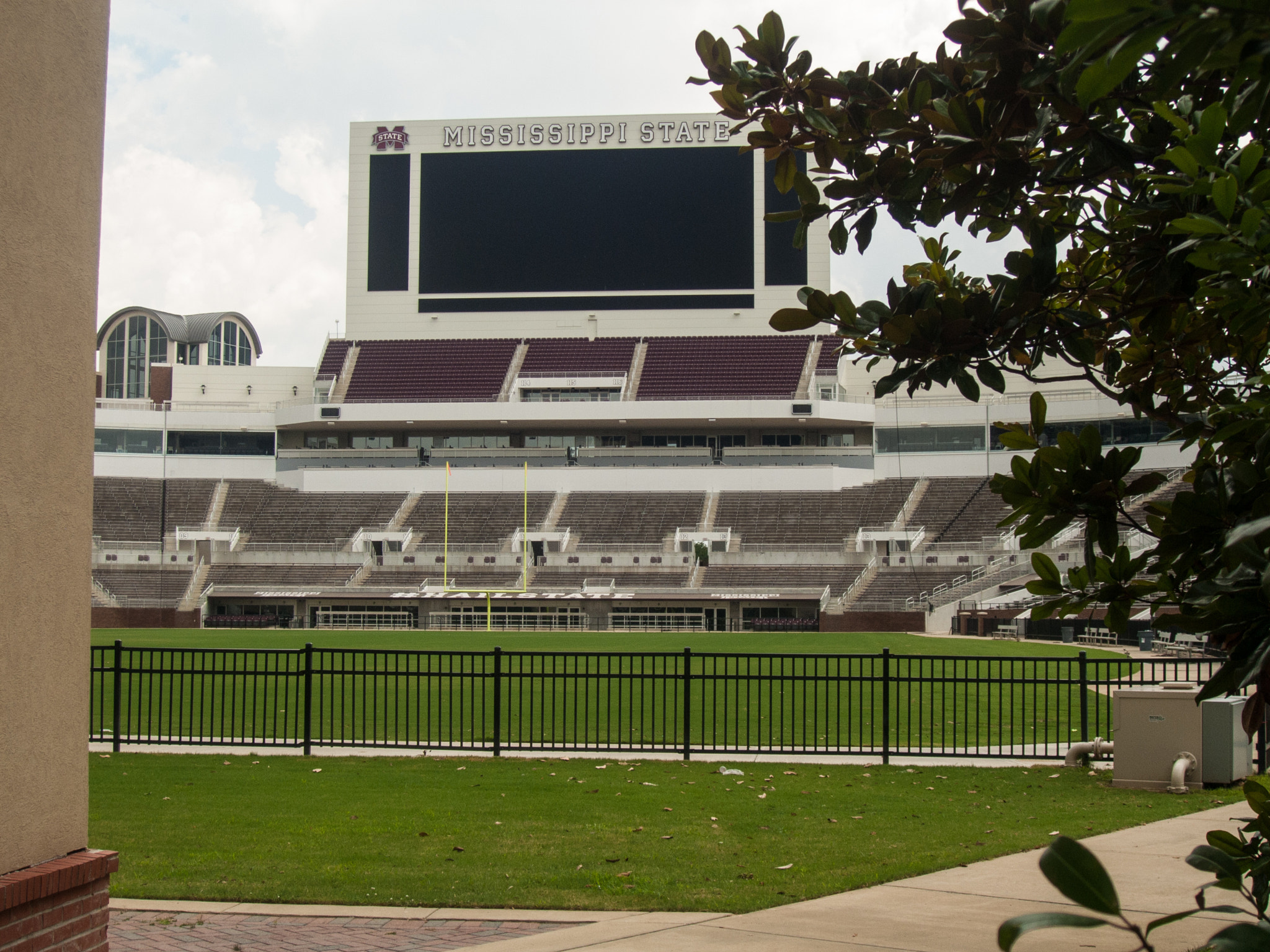 Olympus C7070WZ sample photo. Davis wade stadium photography