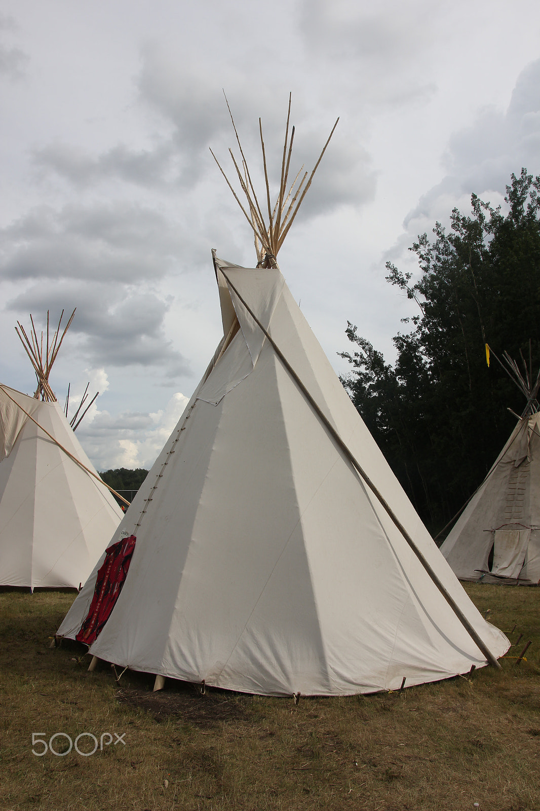 Canon EOS 550D (EOS Rebel T2i / EOS Kiss X4) sample photo. Pow wow summer event photography