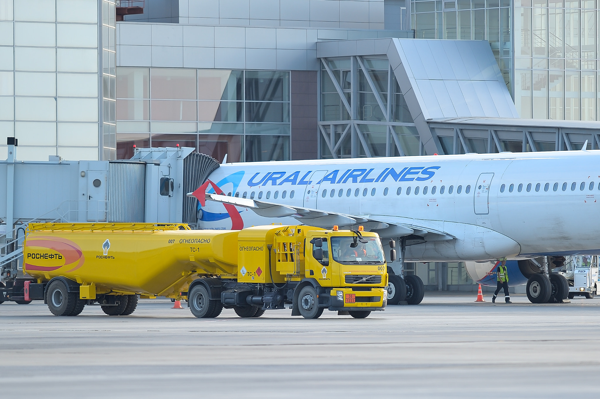 Nikon AF-S Nikkor 200mm F2G ED VR II sample photo. Spotting photography