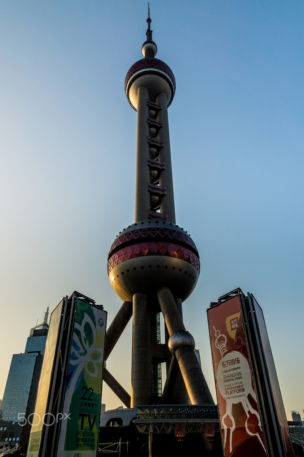 Sony Alpha NEX-7 + Sony Vario-Tessar T* E 16-70mm F4 ZA OSS sample photo. Oriental pearl tower photography