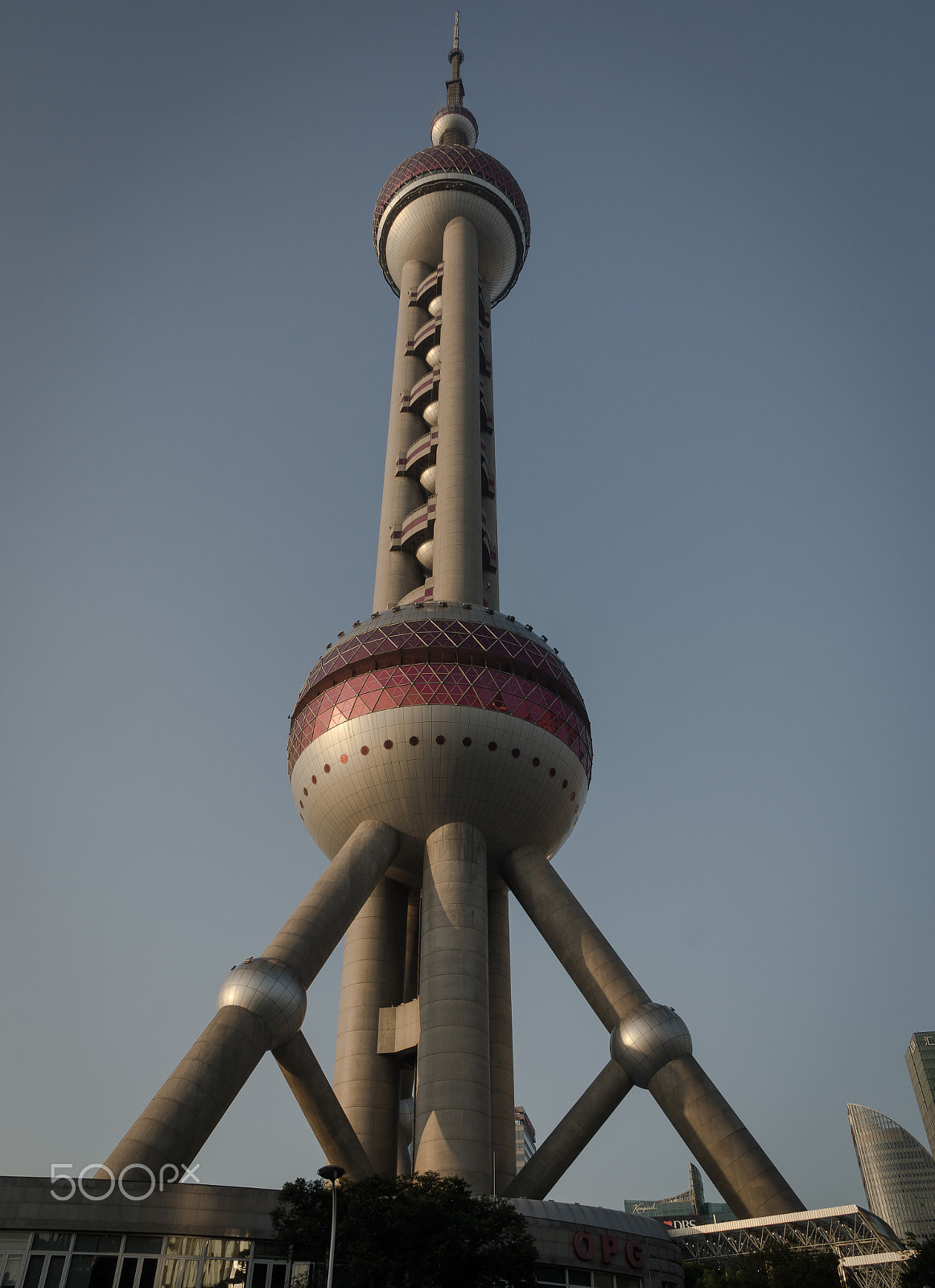 Sony Alpha NEX-7 + Sony Vario-Tessar T* E 16-70mm F4 ZA OSS sample photo. Oriental pearl tower photography