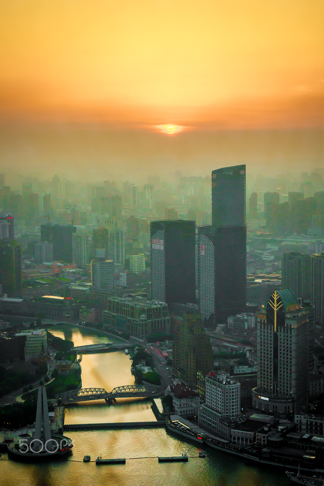 Sony Vario-Tessar T* E 16-70mm F4 ZA OSS sample photo. Shanghai at sunset photography