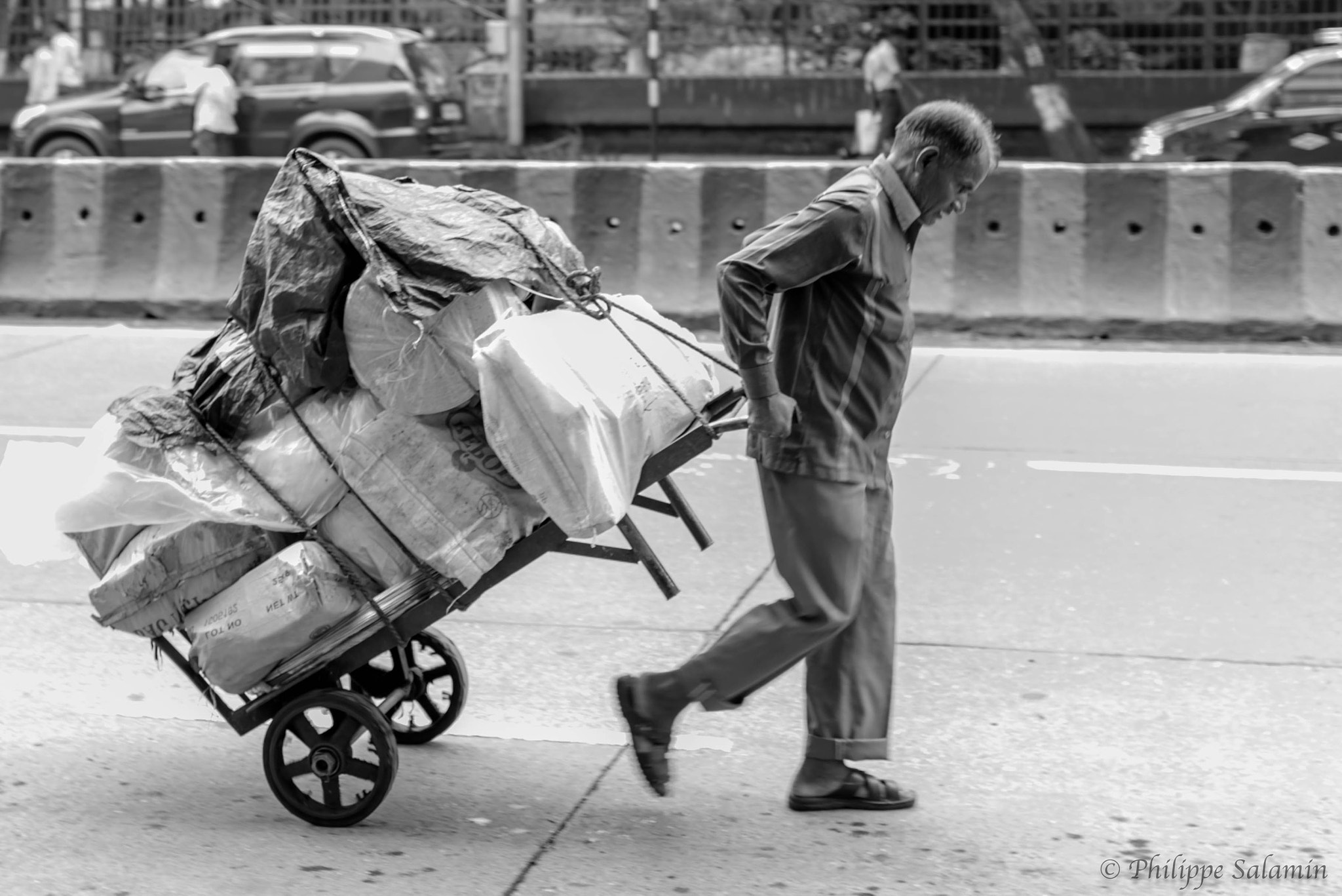 Sigma 30mm F1.4 EX DC HSM sample photo. Bombay street photography