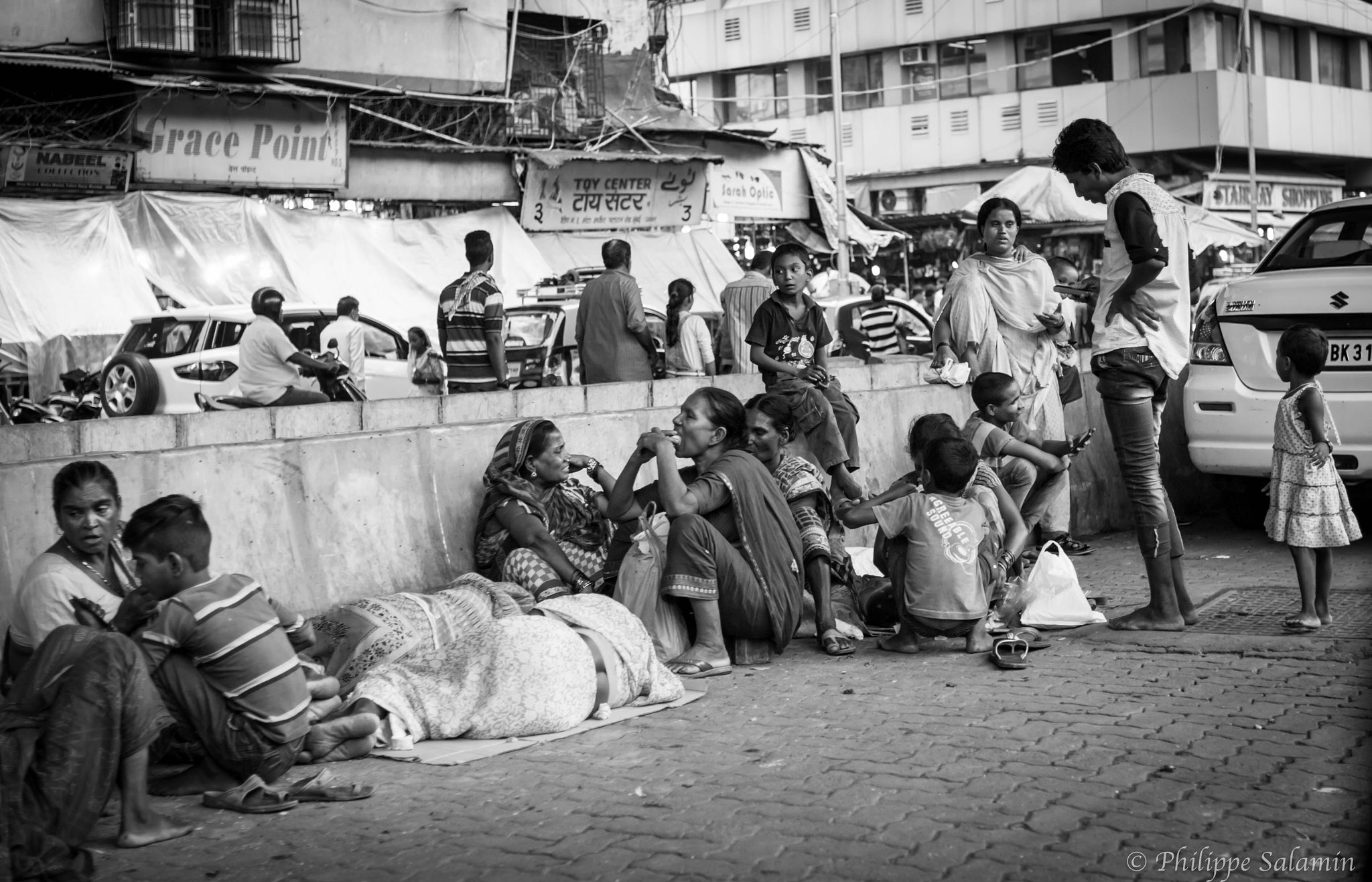 Sigma 30mm F1.4 EX DC HSM sample photo. Bombay street photography