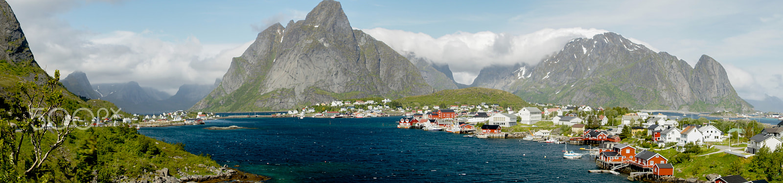 Sony E 18-200mm F3.5-6.3 OSS sample photo. Reine, lofoten, norway photography