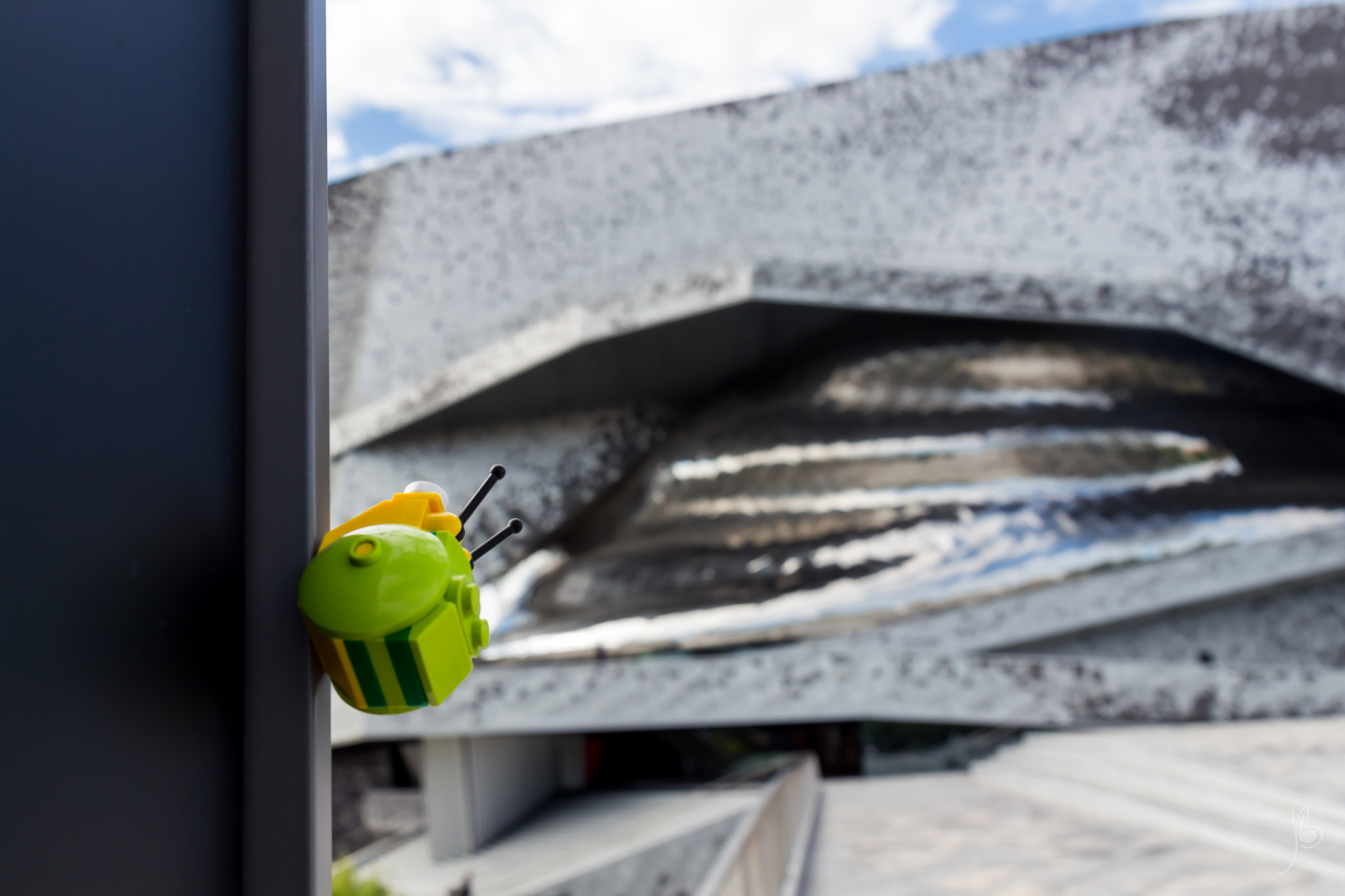 Canon EF 24-70mm F4L IS USM sample photo. A snail's life (6) - philharmonie de paris "from the outside" photography