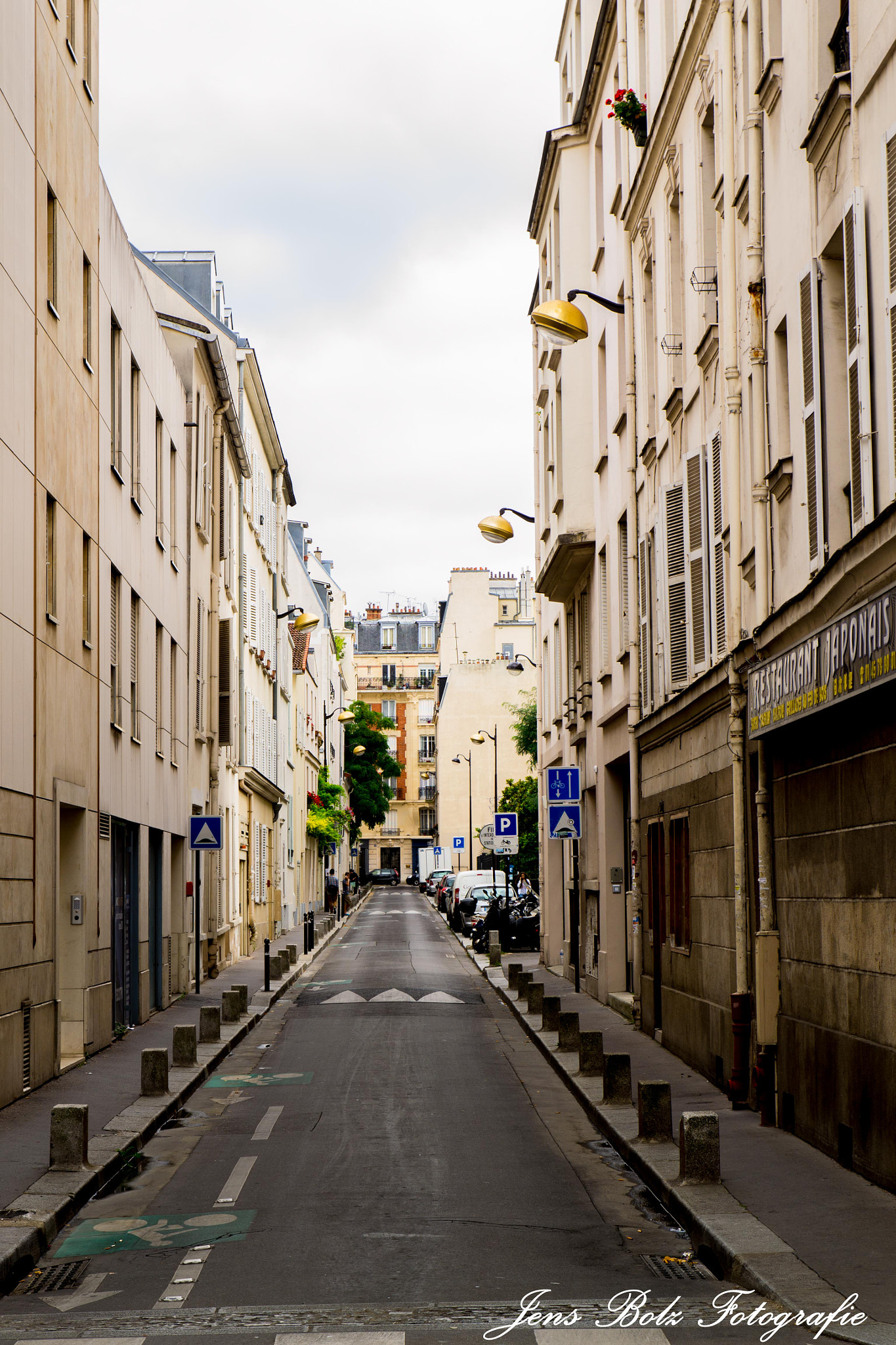 Nikon D3100 sample photo. Side street photography