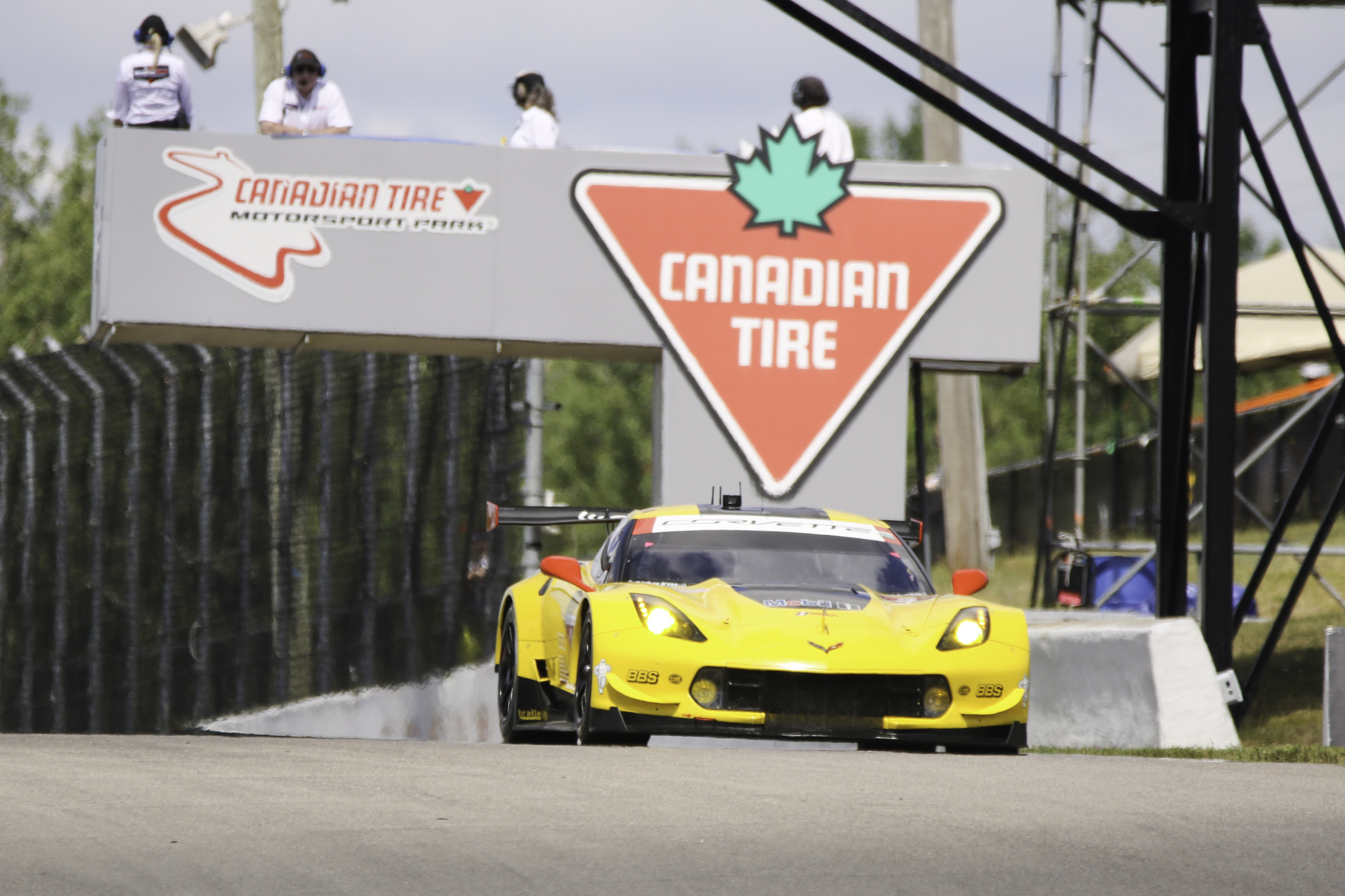 Sigma 150-600mm F5-6.3 DG OS HSM | C sample photo. Corvette gtlm at start line photography