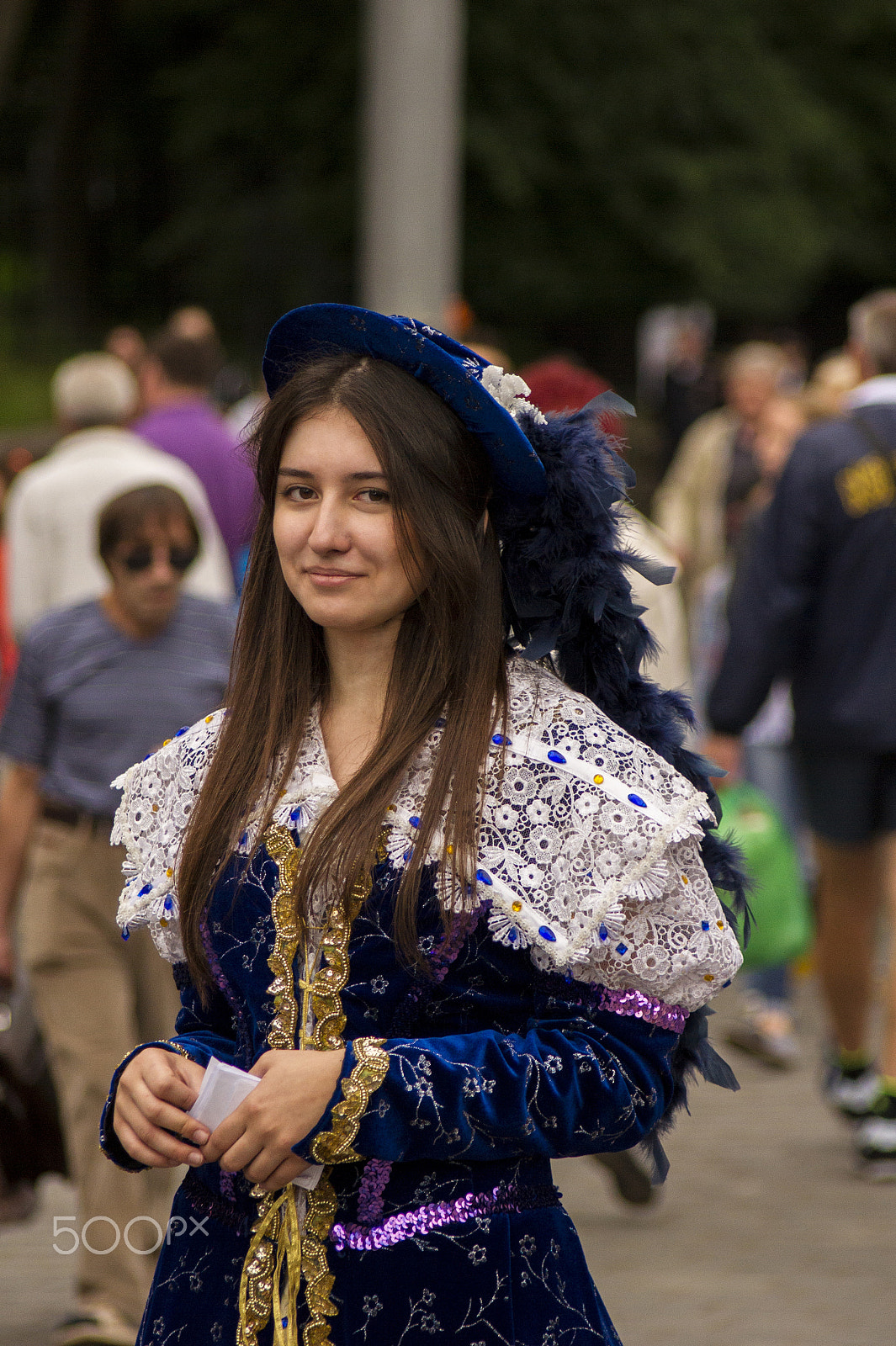 Sony Alpha DSLR-A450 + Sigma 70-300mm F4-5.6 DL Macro sample photo. Portrait of a girl photography