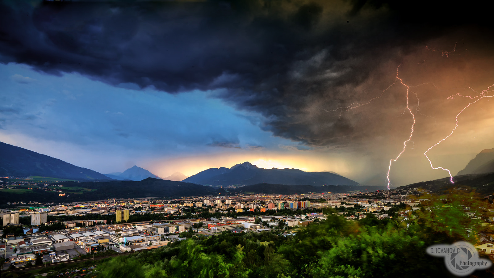 Sony a7R II + Sony Vario-Sonnar T* 16-35mm F2.8 ZA SSM sample photo. Thunderstorm photography