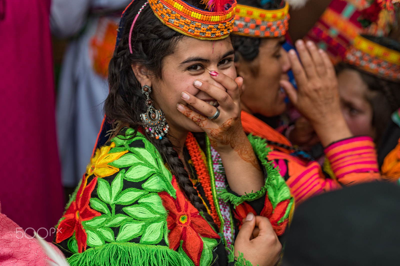Nikon AF-S Nikkor 70-200mm F2.8G ED VR II sample photo. Kalasha girls on chilm jost festival photography