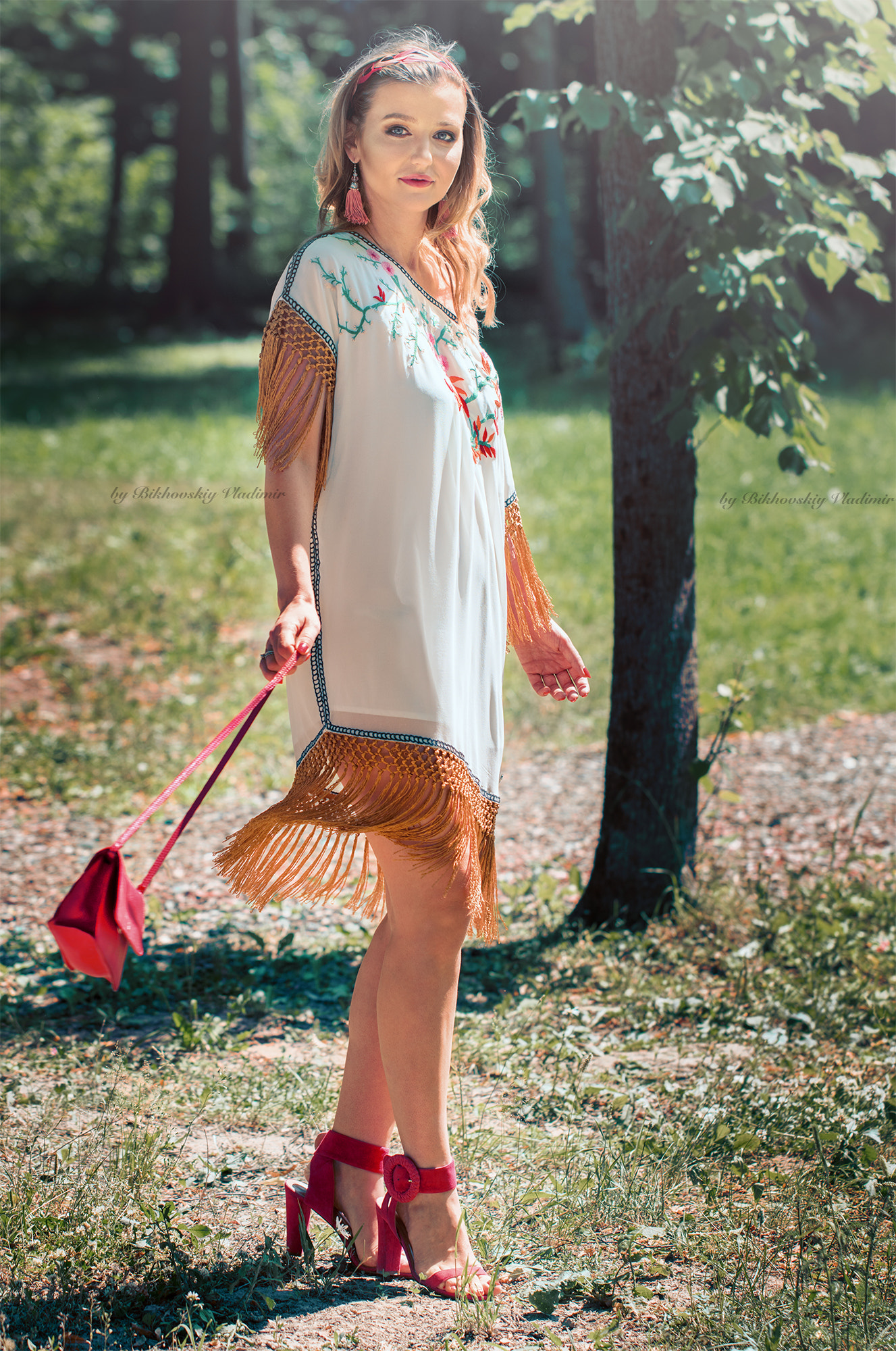 Sony a6300 + Canon EF 100mm F2.8L Macro IS USM sample photo. Girl in a summer dress in the woods photography