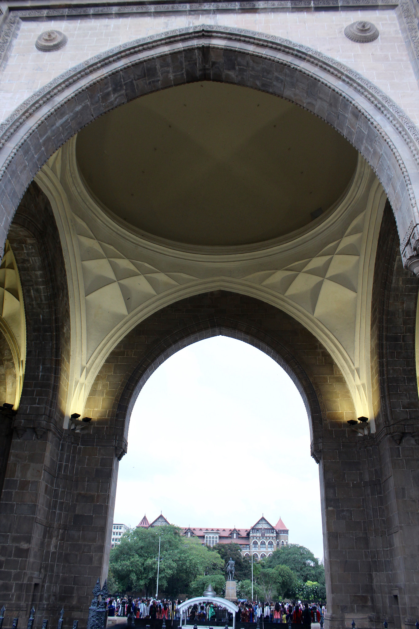 Canon EF-S 18-55mm F3.5-5.6 IS II sample photo. Golden structure photography