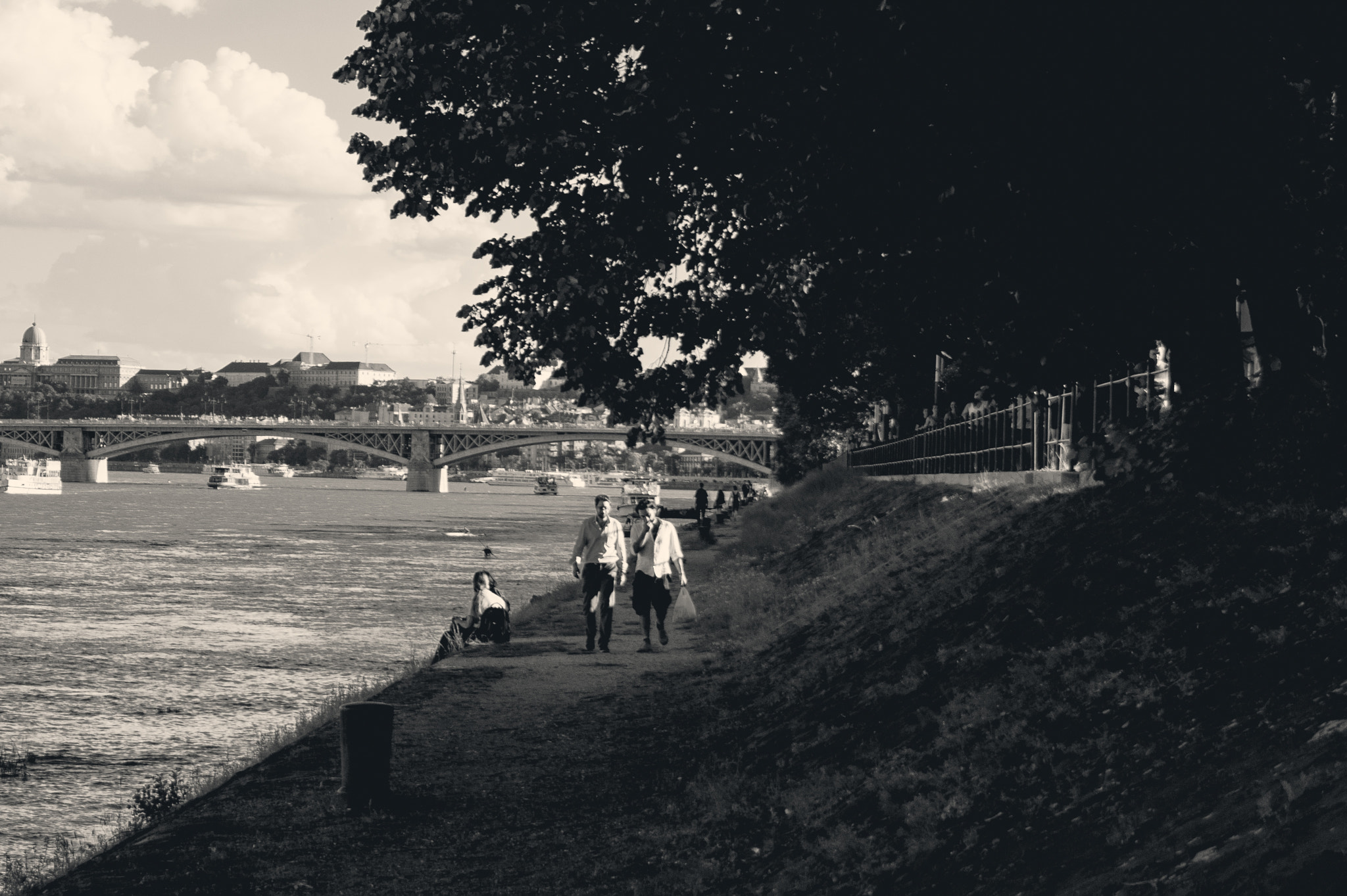 Samsung NX10 sample photo. On the streets of budapest photography
