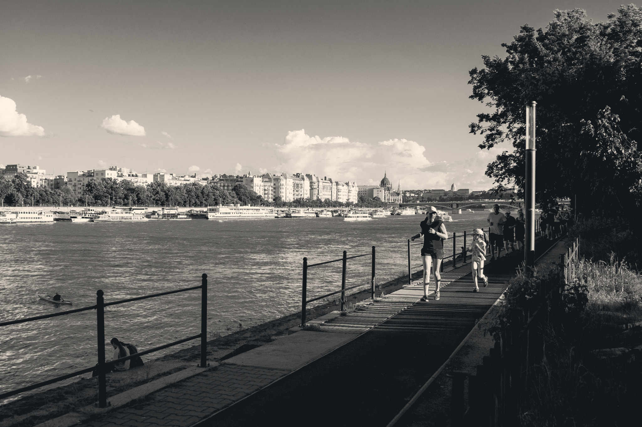 Samsung NX10 sample photo. On the streets of budapest photography