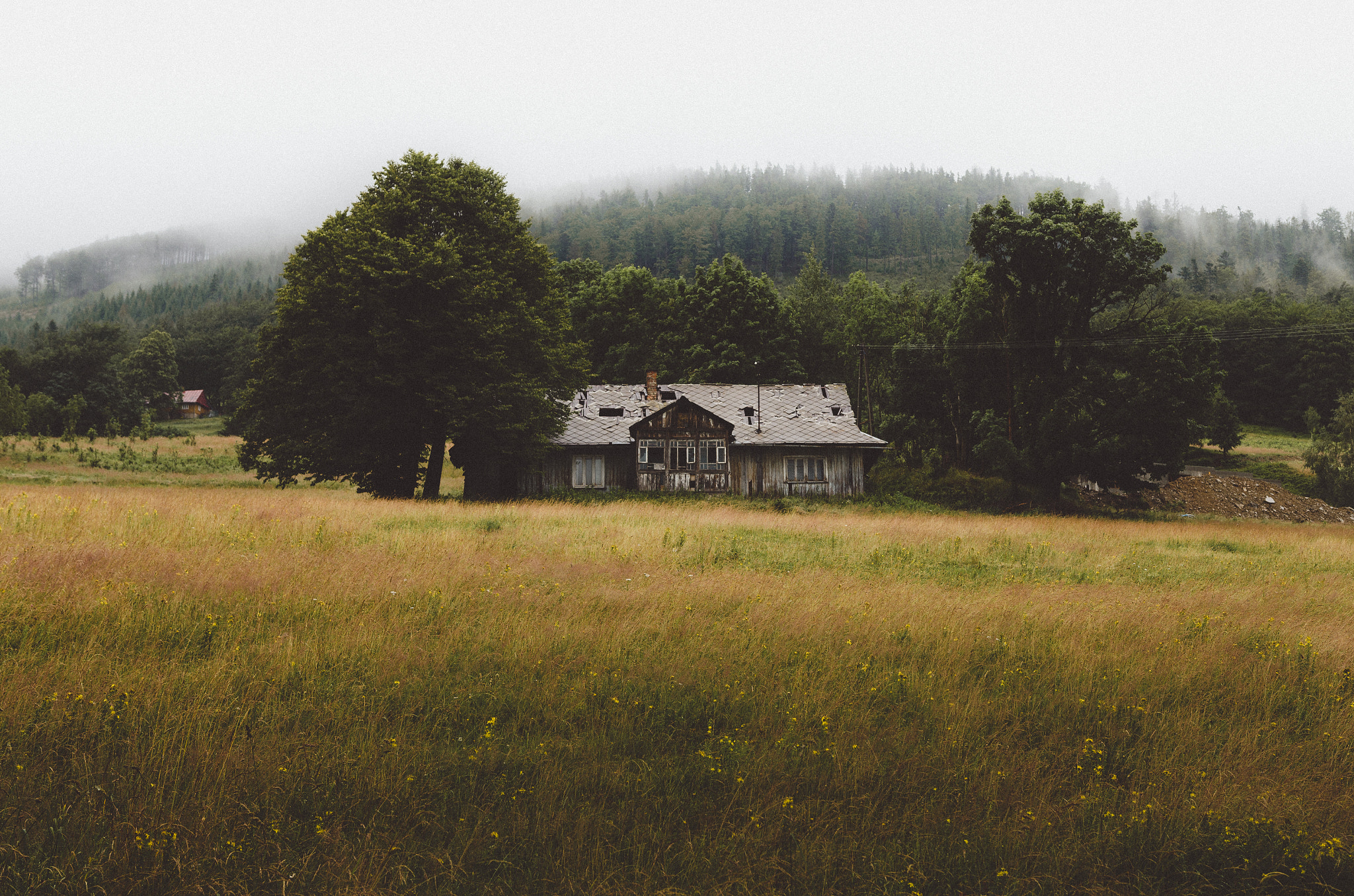 Nikon D5100 + Sigma 18-35mm F1.8 DC HSM Art sample photo. Moody cabin photography
