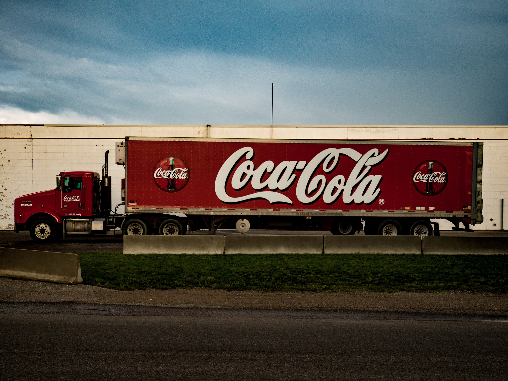 Panasonic Lumix DMC-GF7 sample photo. Coke! photography