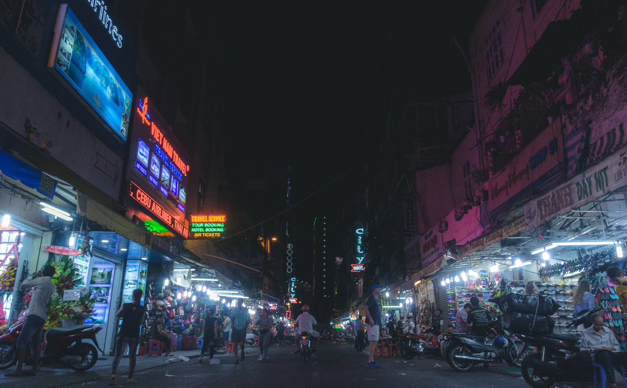 Nikon D3100 + Nikon PC-E Nikkor 24mm F3.5D ED Tilt-Shift sample photo. Night life. photography