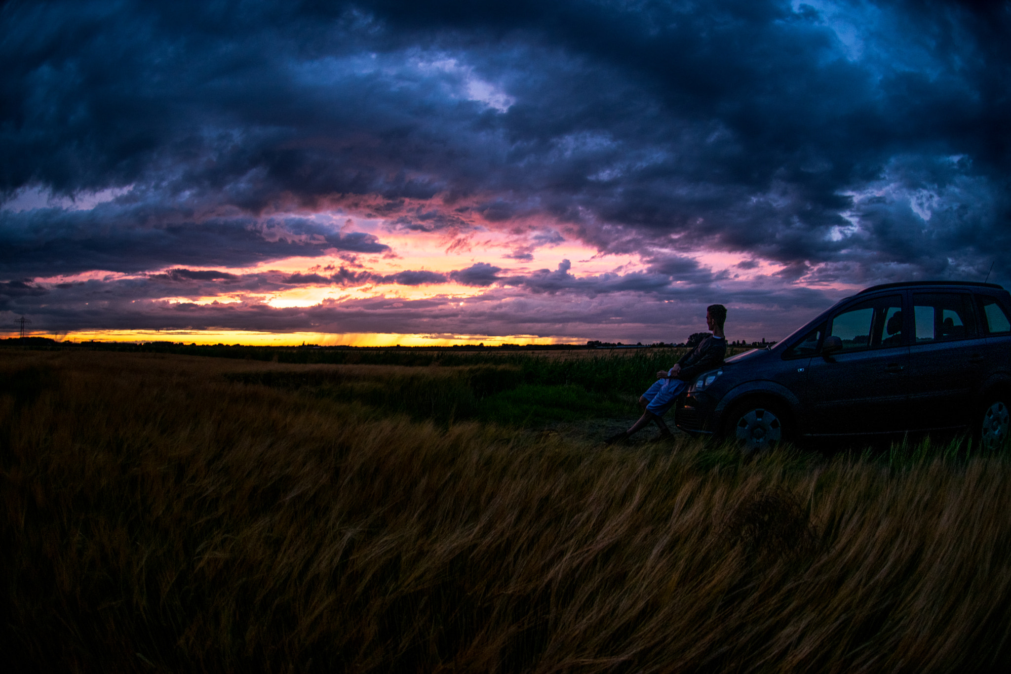 Nikon AF DX Fisheye-Nikkor 10.5mm F2.8G ED sample photo. Gradient glow photography