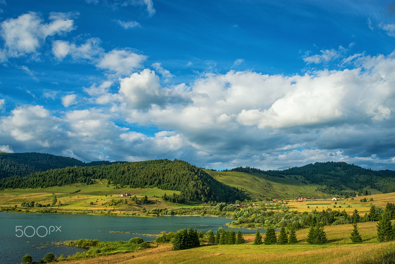 Nikon D800 + AF Zoom-Nikkor 28-100mm f/3.5-5.6G sample photo. Lake in the mountains in transylvania photography