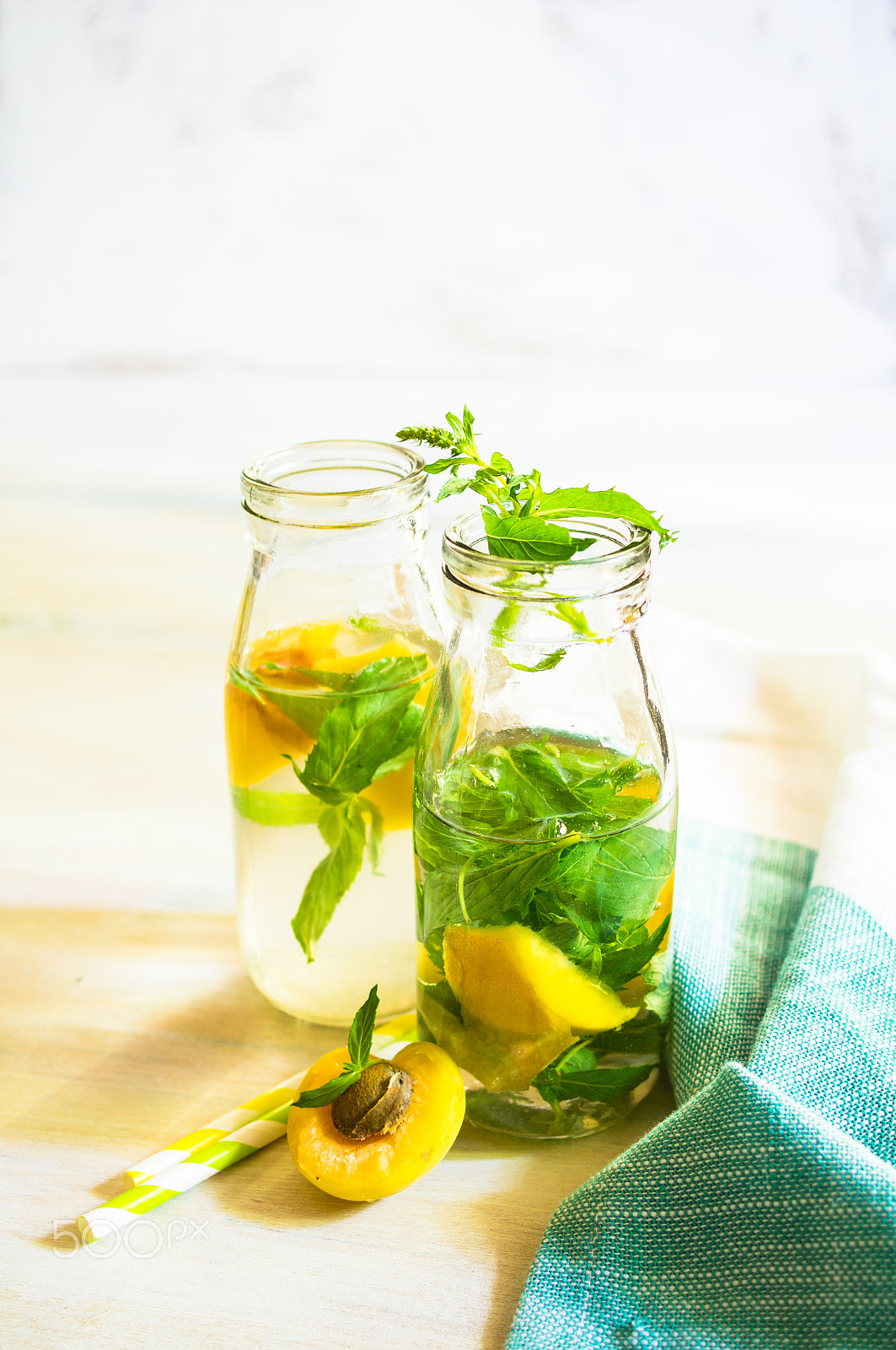 Sony SLT-A55 (SLT-A55V) + Sony DT 30mm F2.8 Macro SAM sample photo. Detox drink with mint and apricot photography