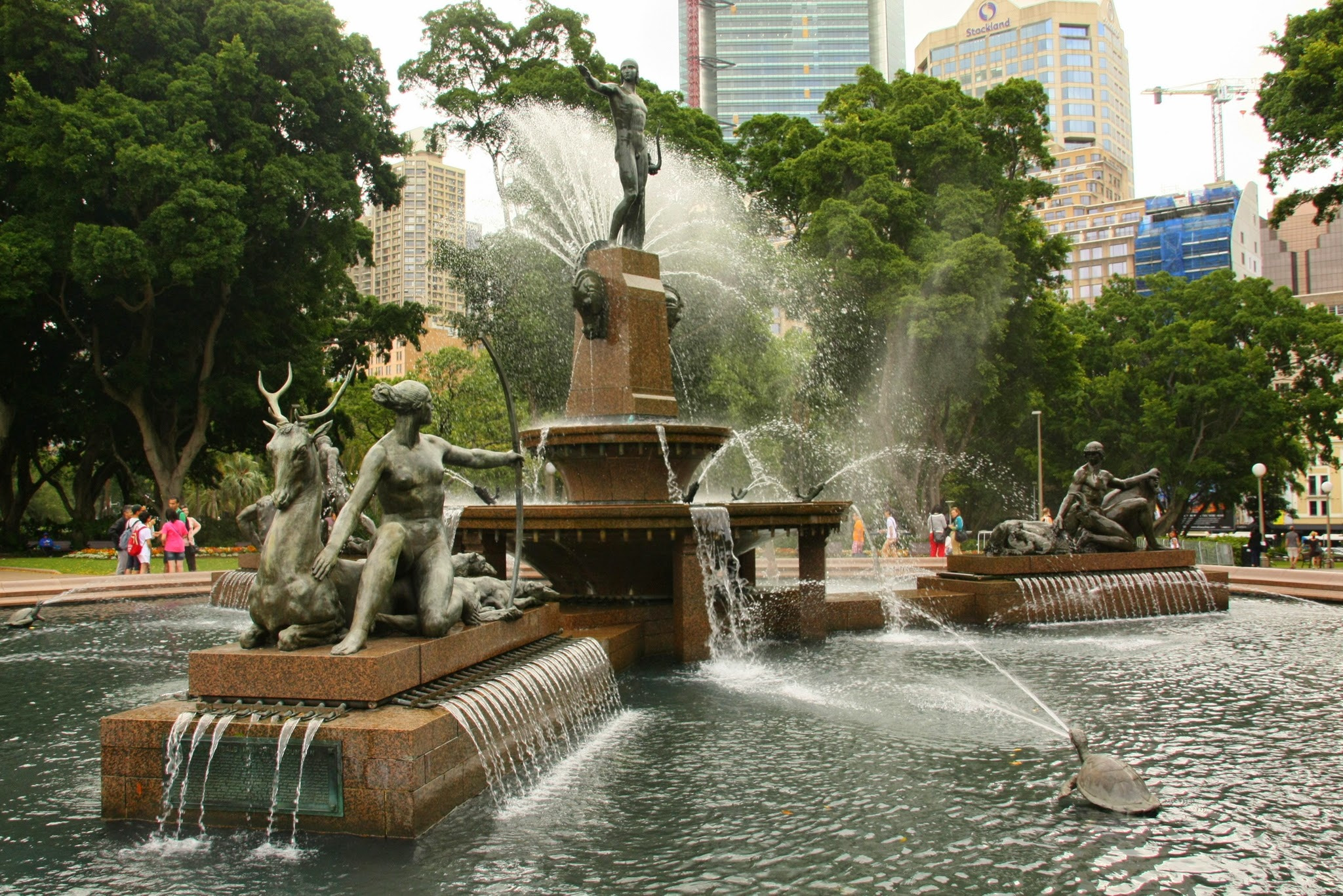 Sigma 18-200mm f/3.5-6.3 DC OS sample photo. Statute and fountain in sydney photography