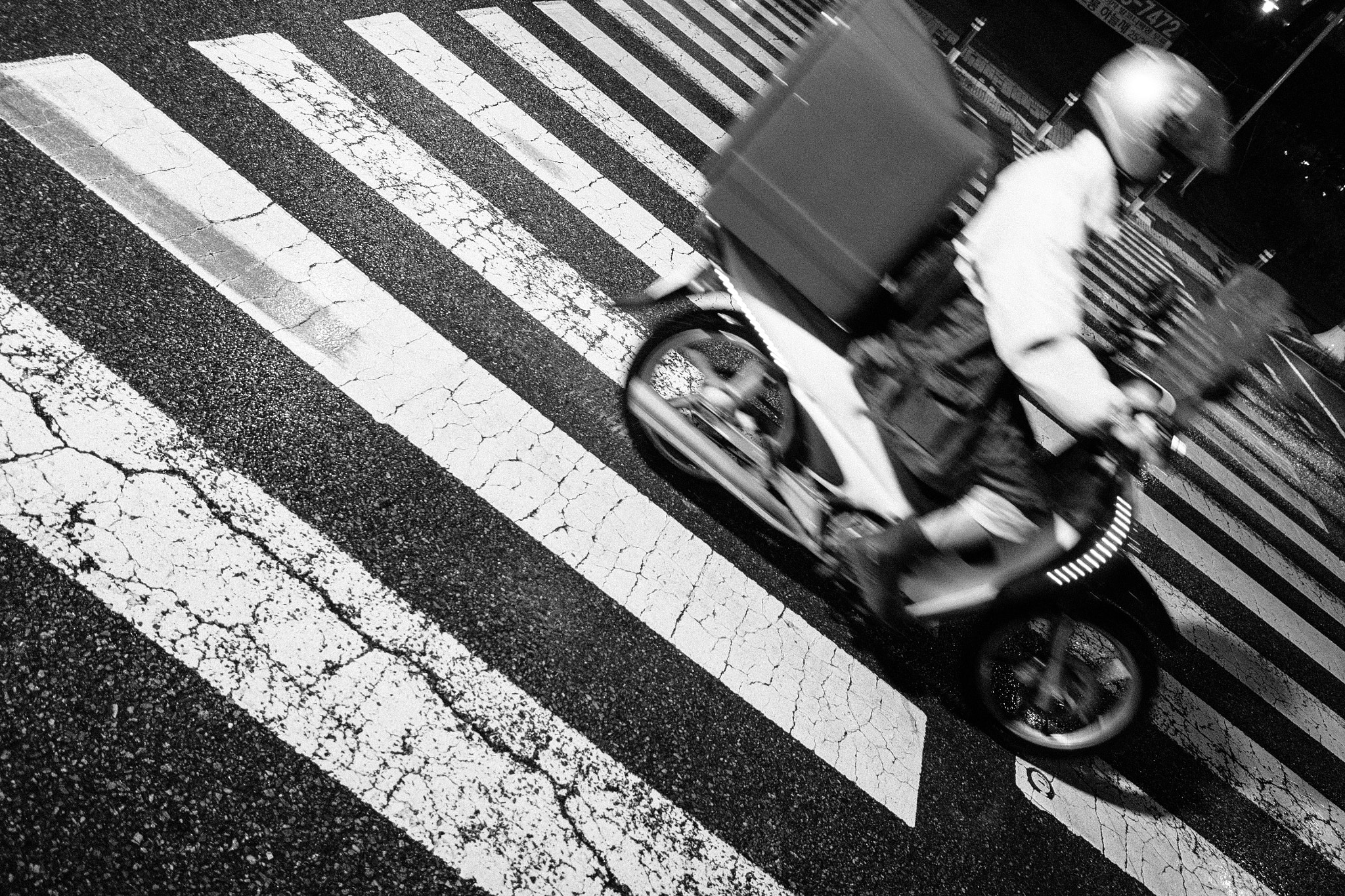 LEICA DG SUMMILUX 15/F1.7 sample photo. Delivery photography