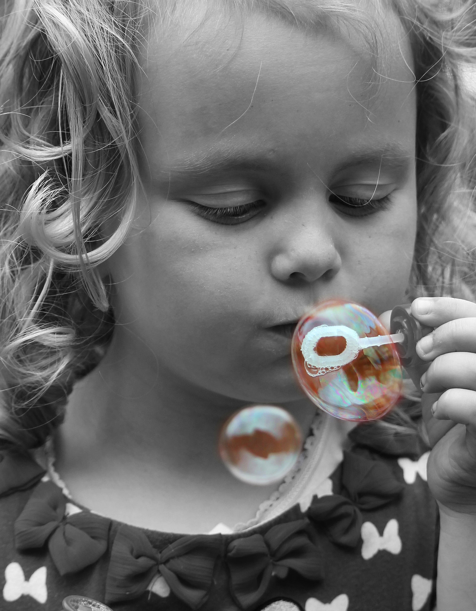Canon EF-S 55-250mm F4-5.6 IS STM sample photo. Blowing bubbles photography