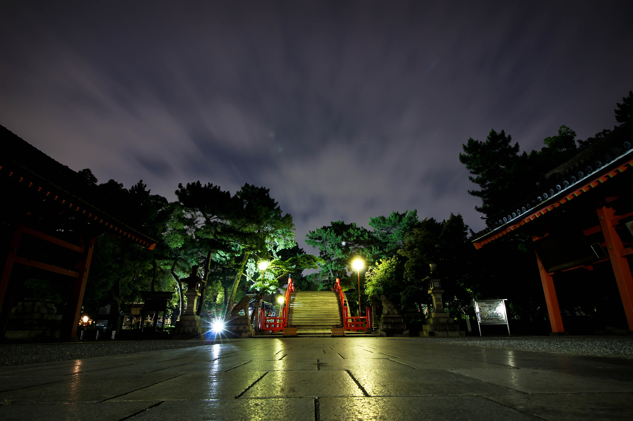 Canon EOS 100D (EOS Rebel SL1 / EOS Kiss X7) + Canon EF-S 10-18mm F4.5–5.6 IS STM sample photo. Shrine photography