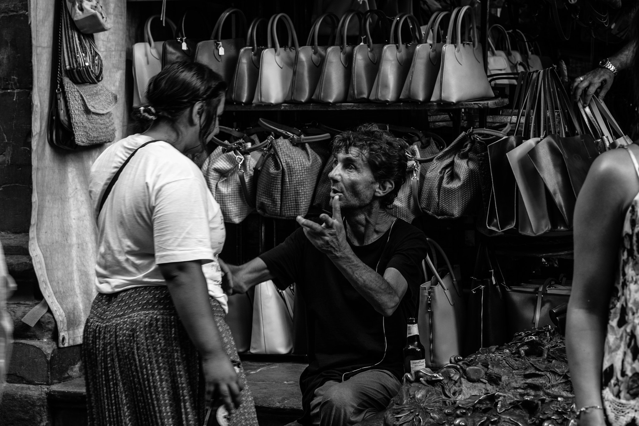 Fujifilm X-Pro1 + Fujifilm XF 55-200mm F3.5-4.8 R LM OIS sample photo. Market photography