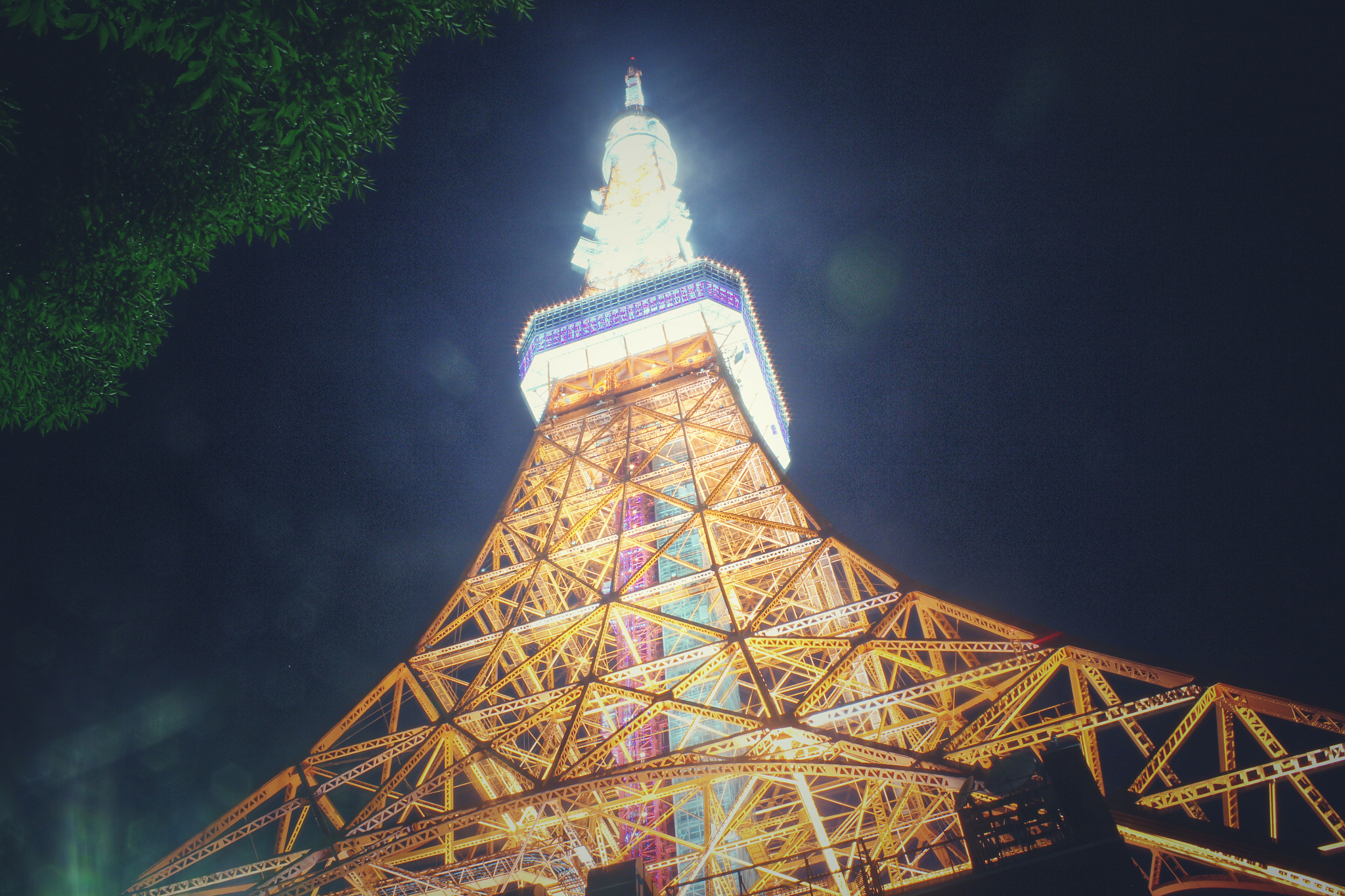 Canon EF-S 18-55mm F3.5-5.6 IS II sample photo. Tokyo tower photography