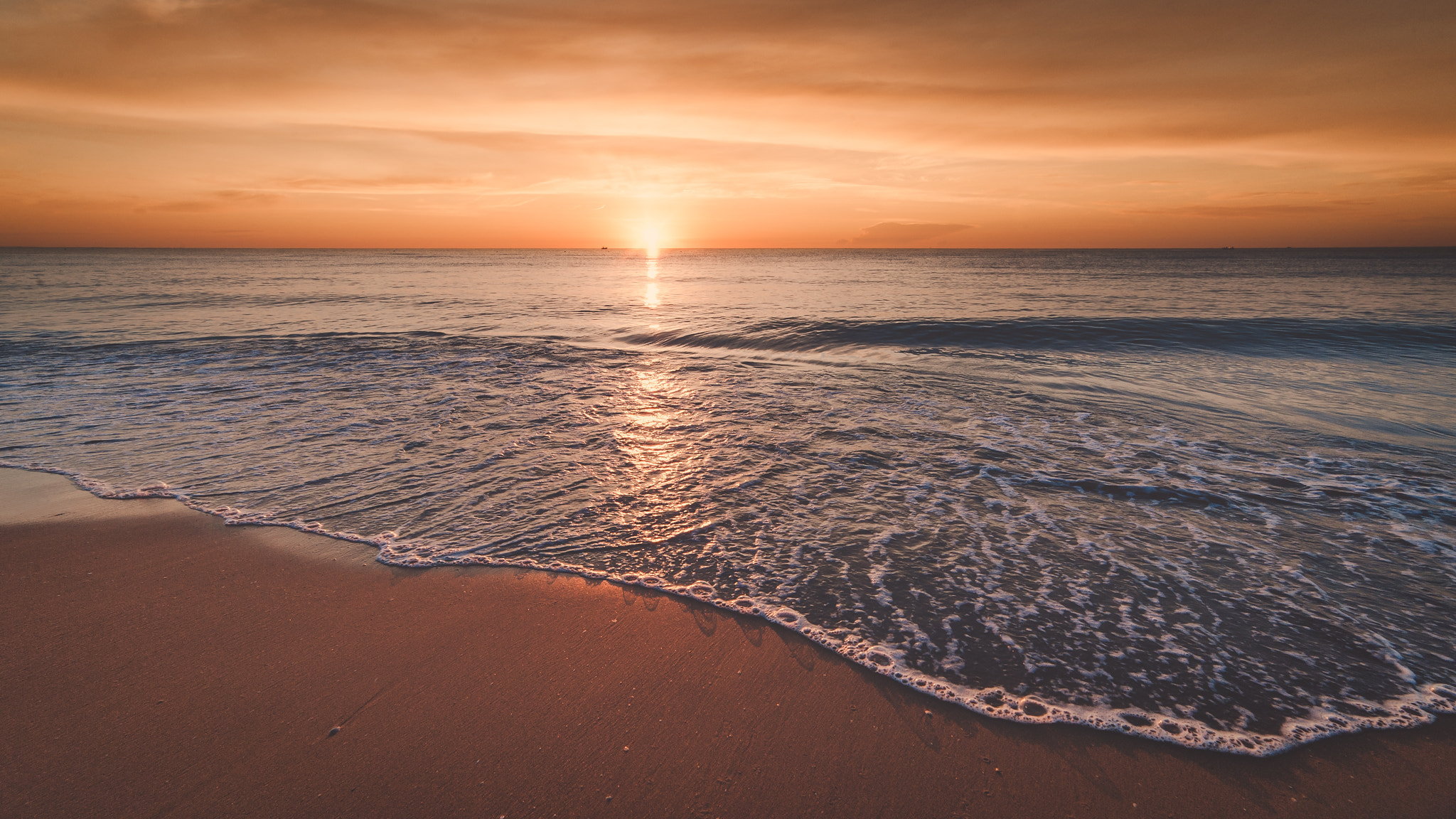 Nikon D3 sample photo. Waves photography