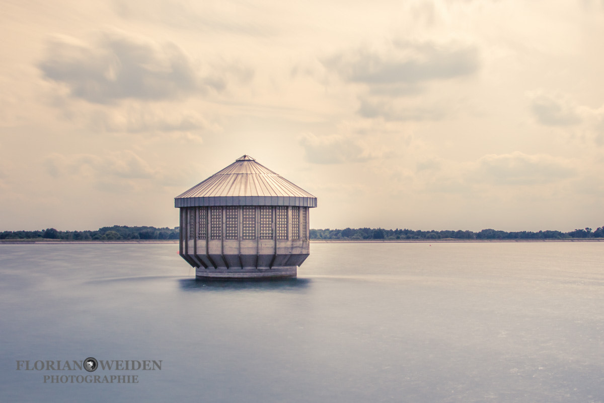 Canon EF 28-300mm F3.5-5.6L IS USM sample photo. Turm im wasser photography