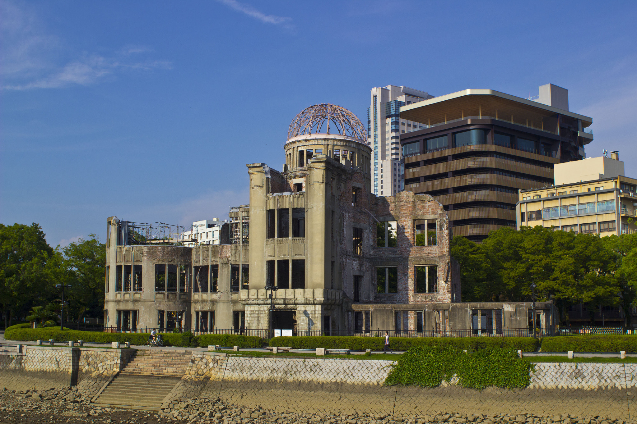 Canon EOS 600D (Rebel EOS T3i / EOS Kiss X5) + Canon EF 28mm F2.8 sample photo. A-bomb dome photography
