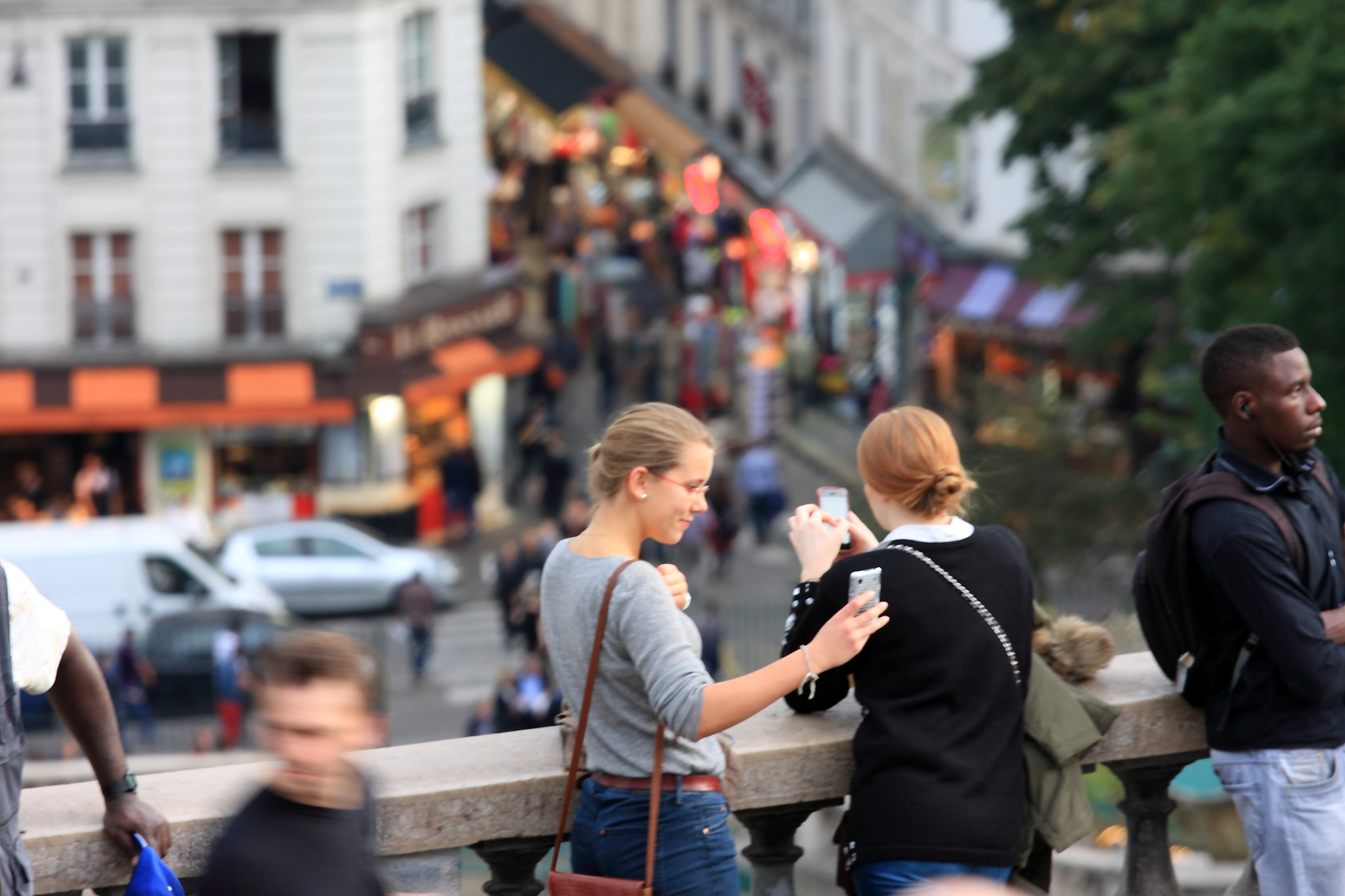 Canon EOS 40D + Canon EF 70-200mm F4L IS USM sample photo. Selfie_montmartre photography