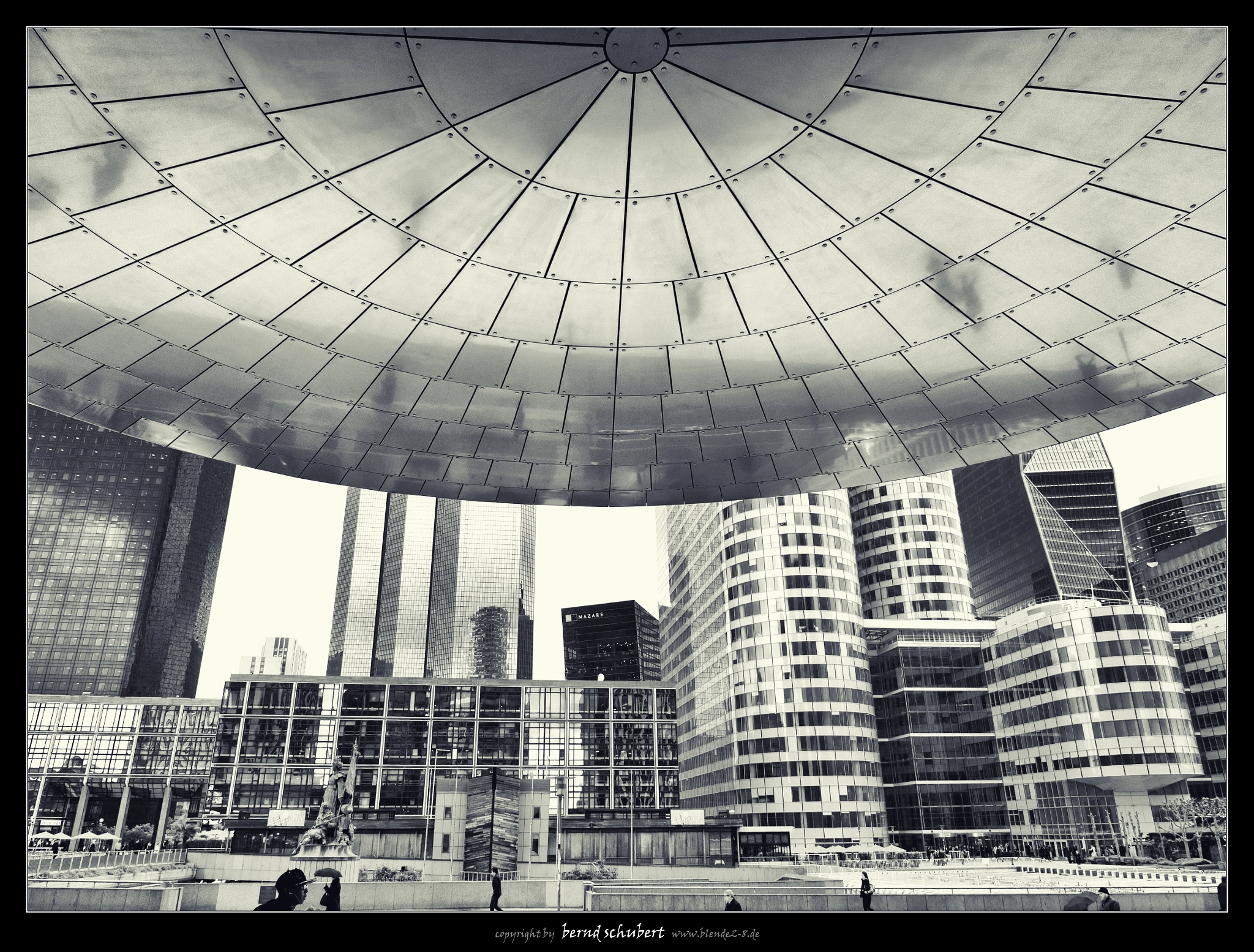 Panasonic Lumix G X Vario 12-35mm F2.8 ASPH Power OIS sample photo. Tour edf in la défense / paris photography