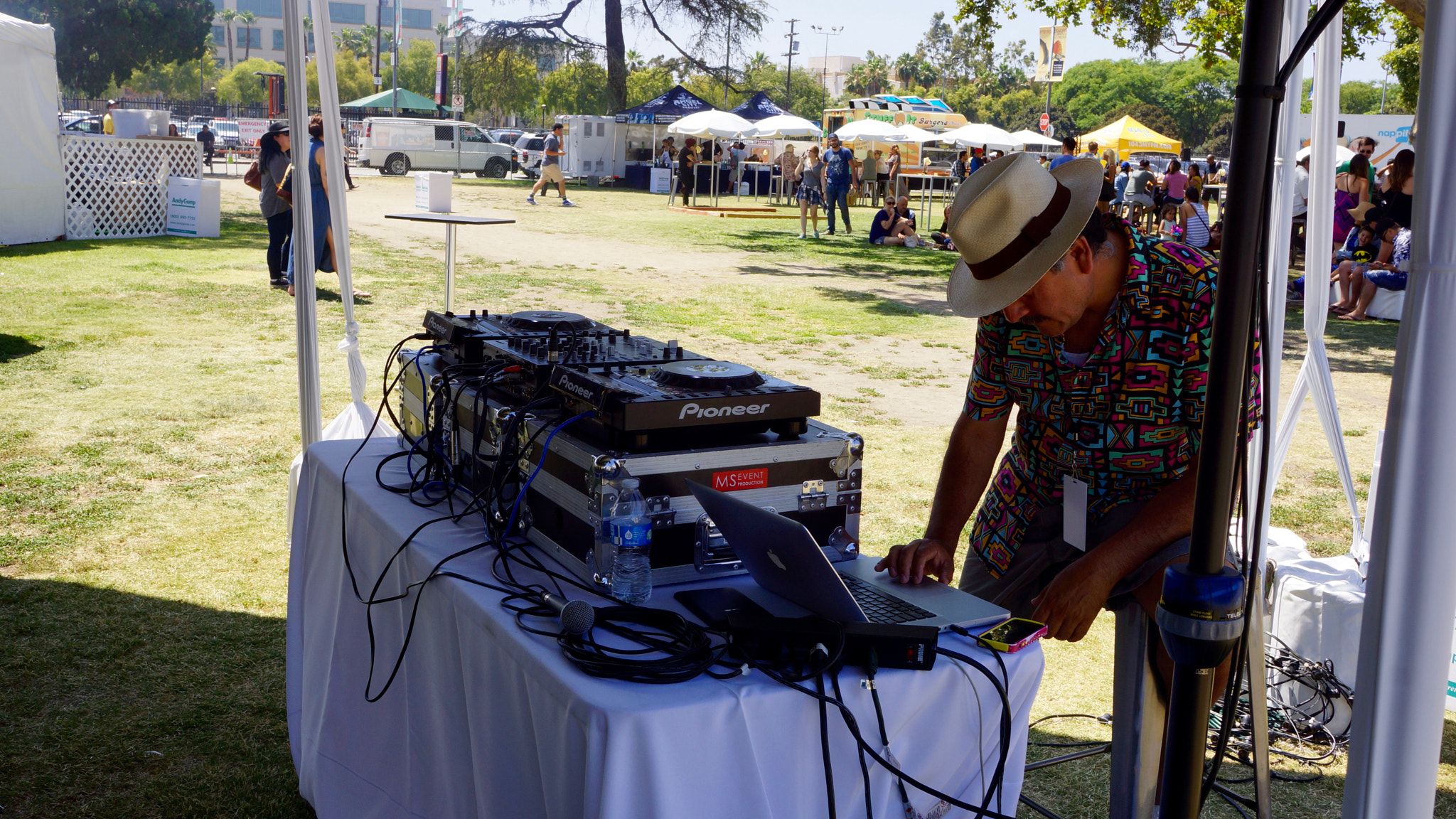 Sony Alpha NEX-7 + Sony Sonnar T* E 24mm F1.8 ZA sample photo. La food fest 2016 photography