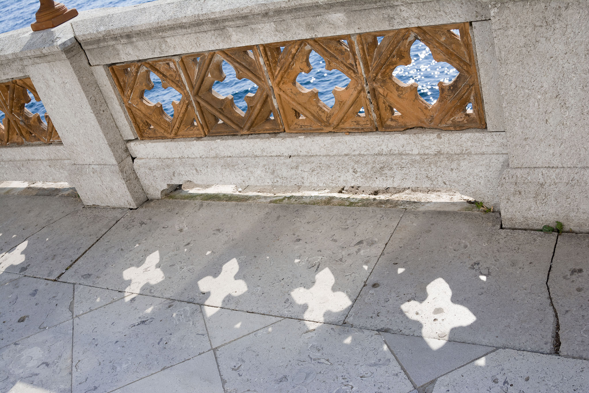 Nikon D7100 + Sigma 24-105mm F4 DG OS HSM Art sample photo. Shadows photography