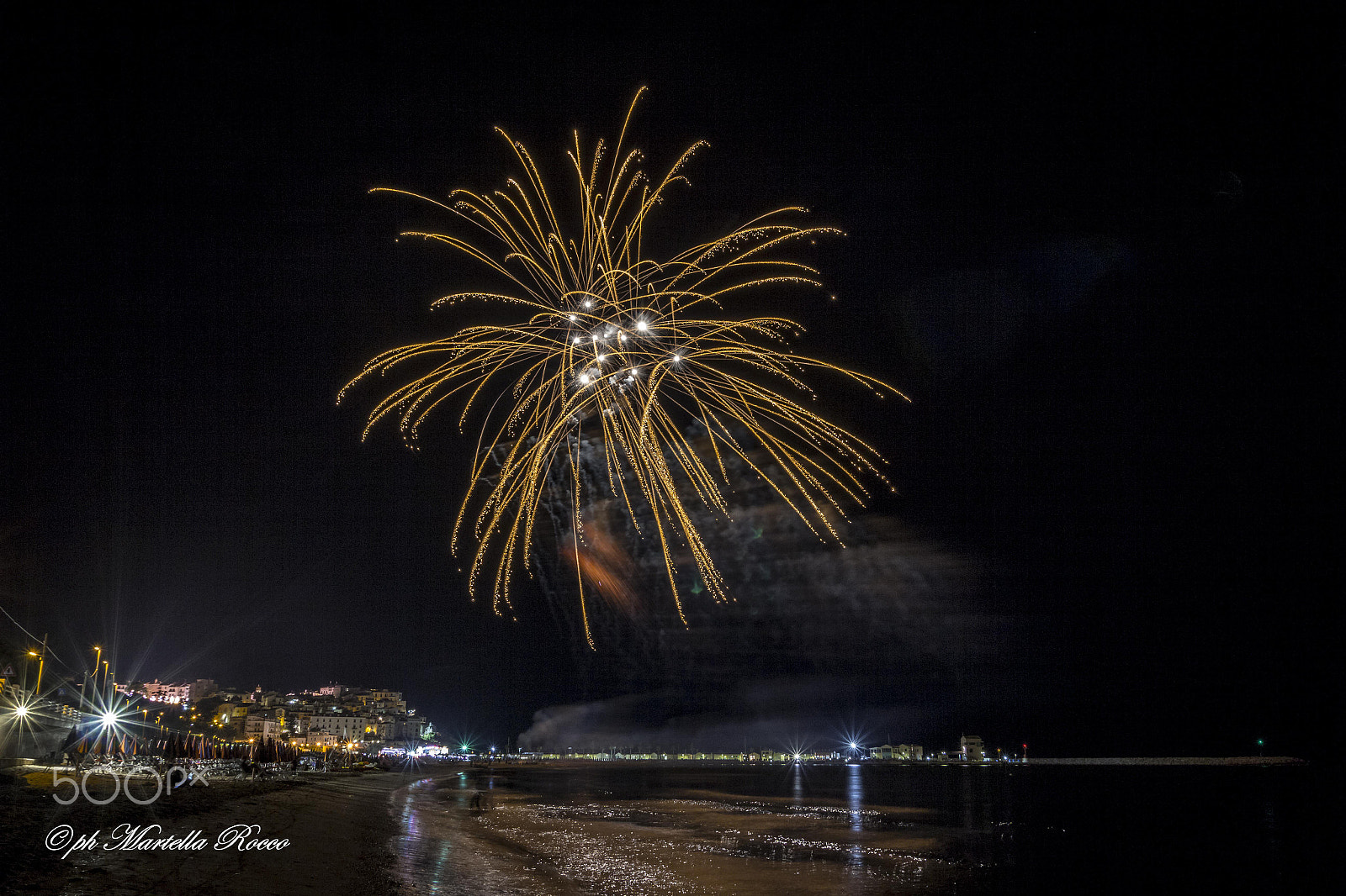 Canon EOS 60D + Sigma 18-50mm f/2.8 Macro sample photo. Fireworks rodi garganico photography