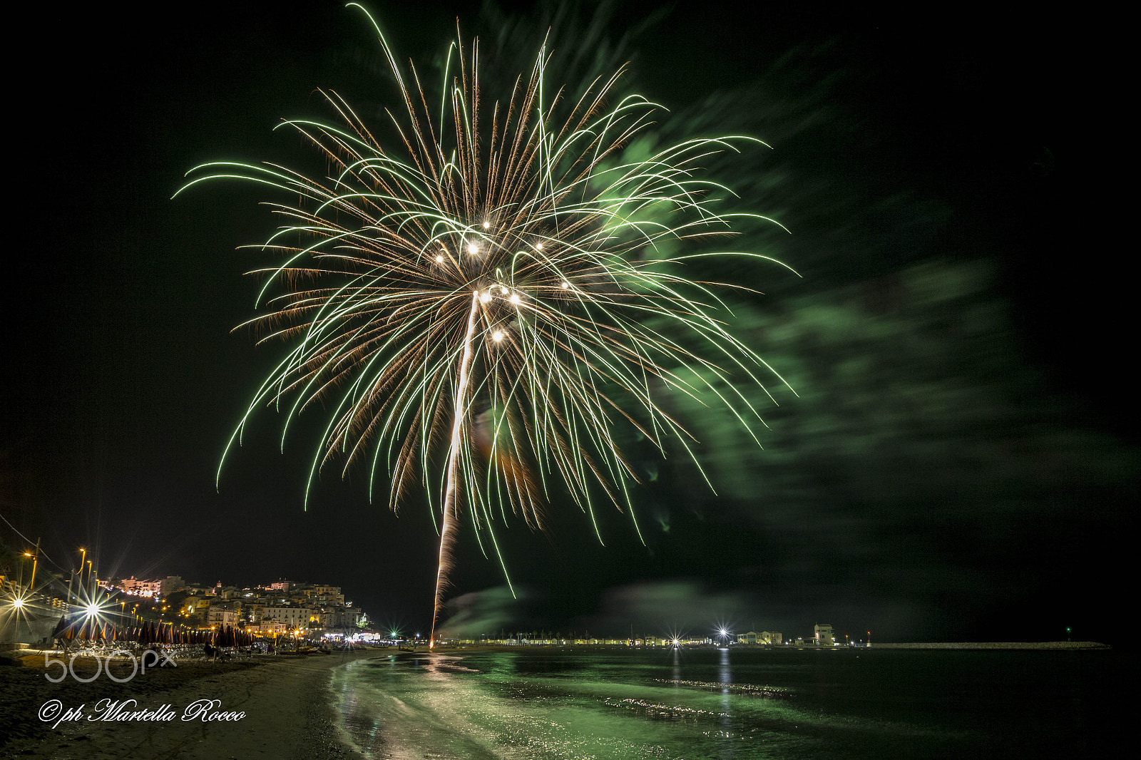 Canon EOS 60D + Sigma 18-50mm f/2.8 Macro sample photo. Fireworks rodi garganico photography