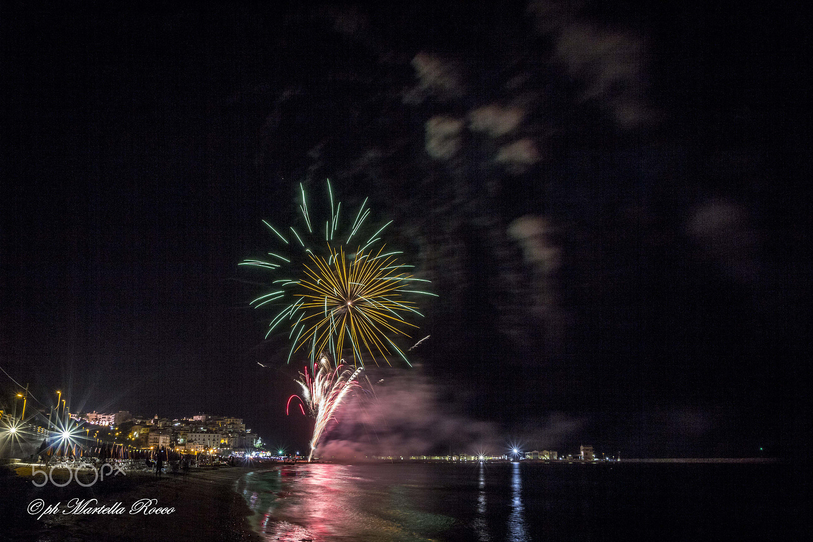 Canon EOS 60D + Sigma 18-50mm f/2.8 Macro sample photo. Fireworks rodi garganico photography