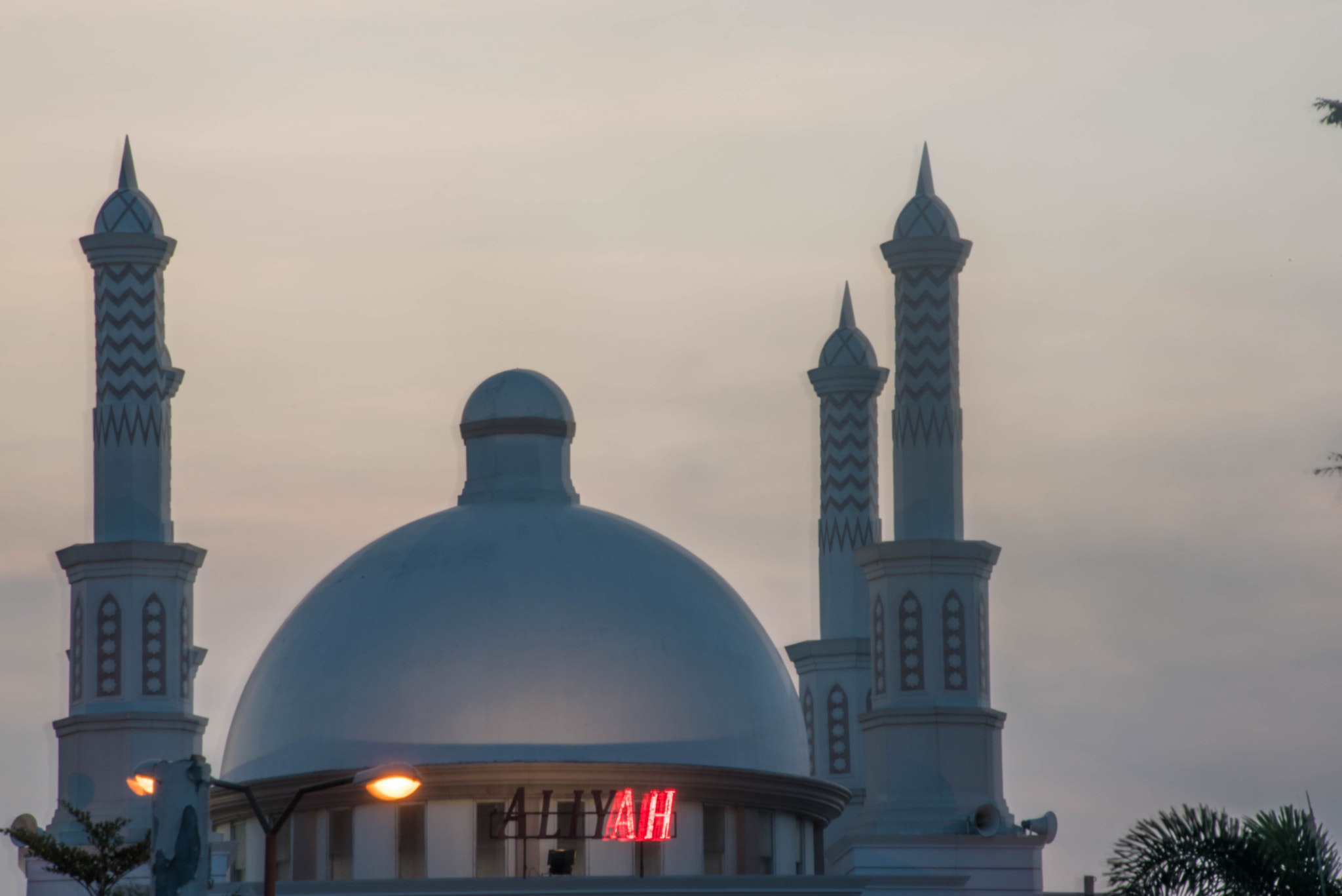 Sigma 70-300mm F4-5.6 APO DG Macro sample photo. Mosque photography