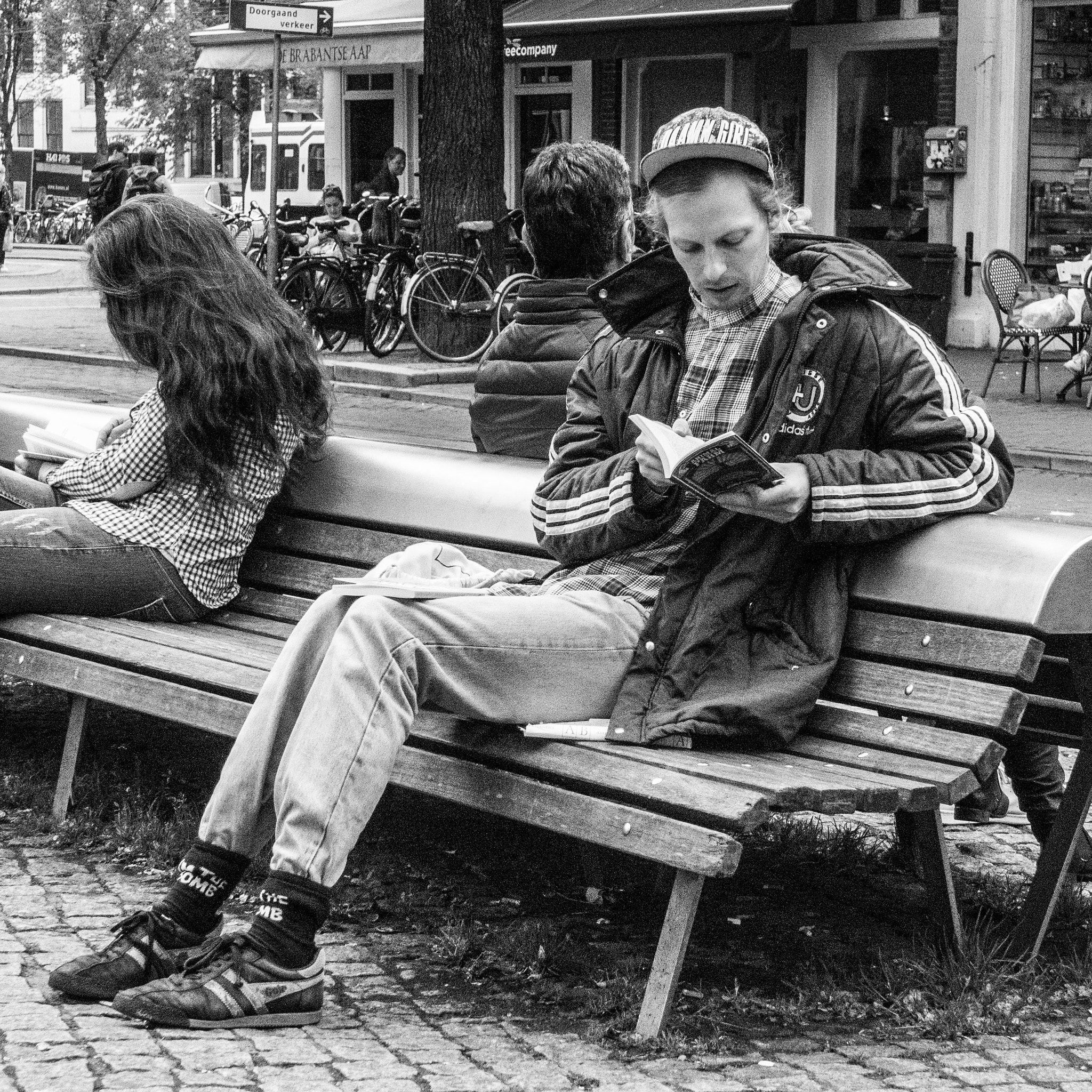 Sony E 18-200mm F3.5-6.3 OSS LE sample photo. Amsterdam, spui photography