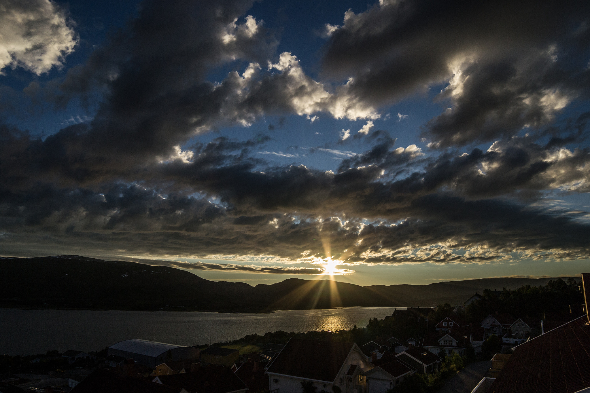 Samyang 14mm F2.8 ED AS IF UMC sample photo. Midnight sun photography