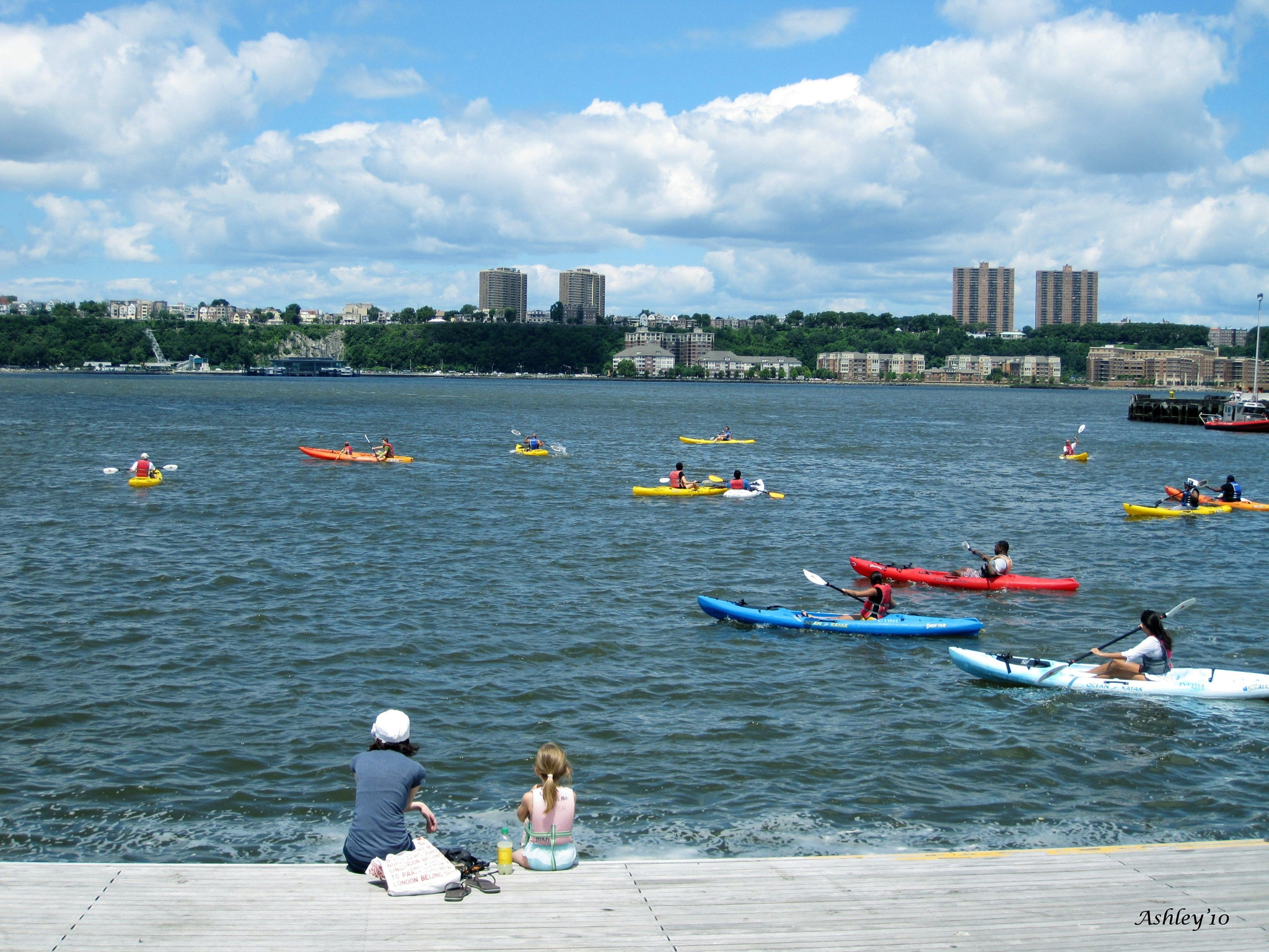 Canon PowerShot SD970 IS (Digital IXUS 990 IS / IXY Digital 830 IS) sample photo. Canoeing on the hudson river, nyc photography