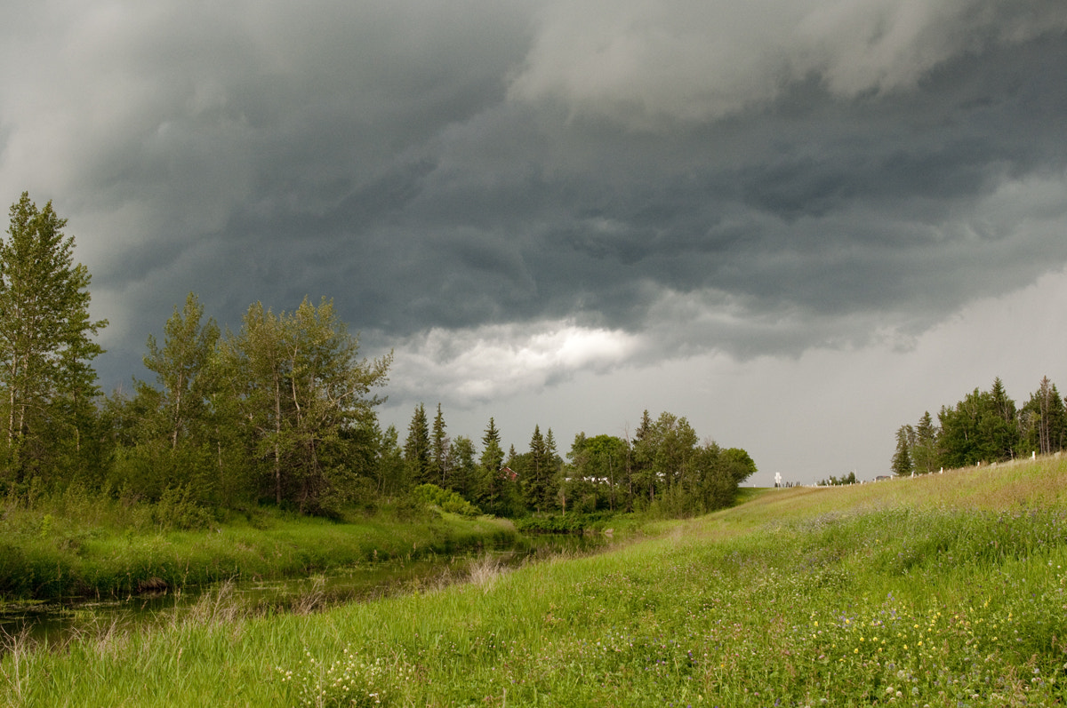 Nikon D90 + Nikon AF-S Nikkor 28mm F1.8G sample photo. Storm overhead photography