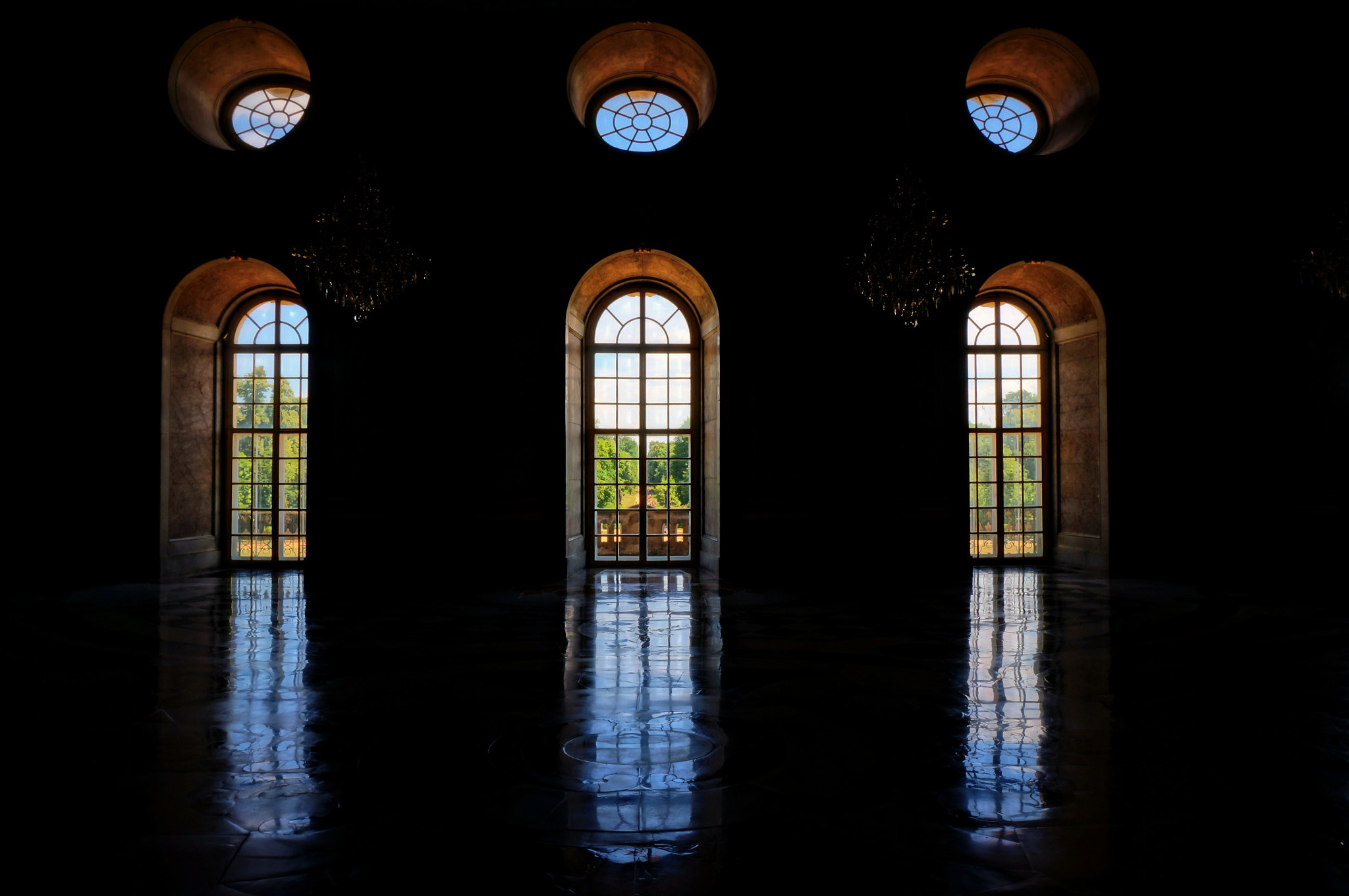 Sony E 16-50mm F3.5-5.6 PZ OSS sample photo. Marble hall, new palace photography