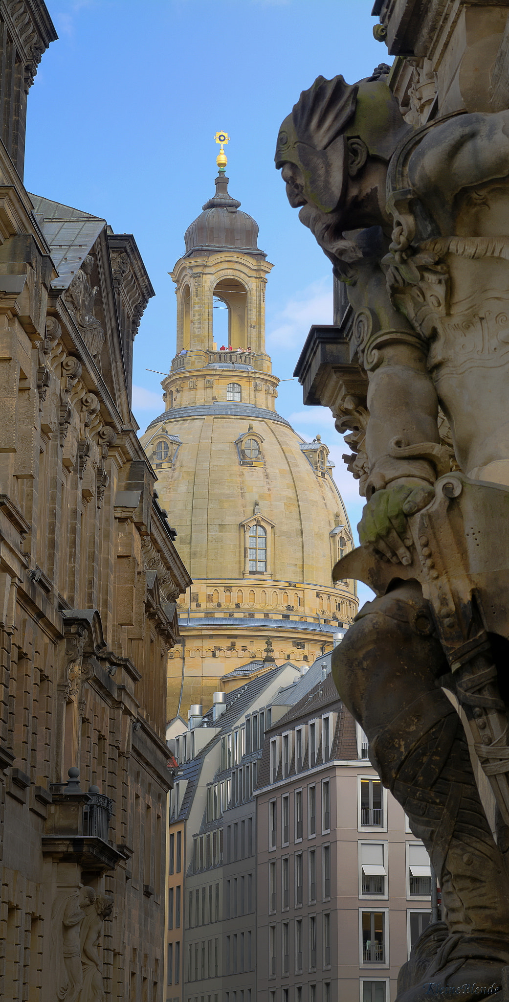 Nikon D7100 + Sigma 50-150mm F2.8 EX APO DC HSM sample photo. Blick zur frauenkirche. photography